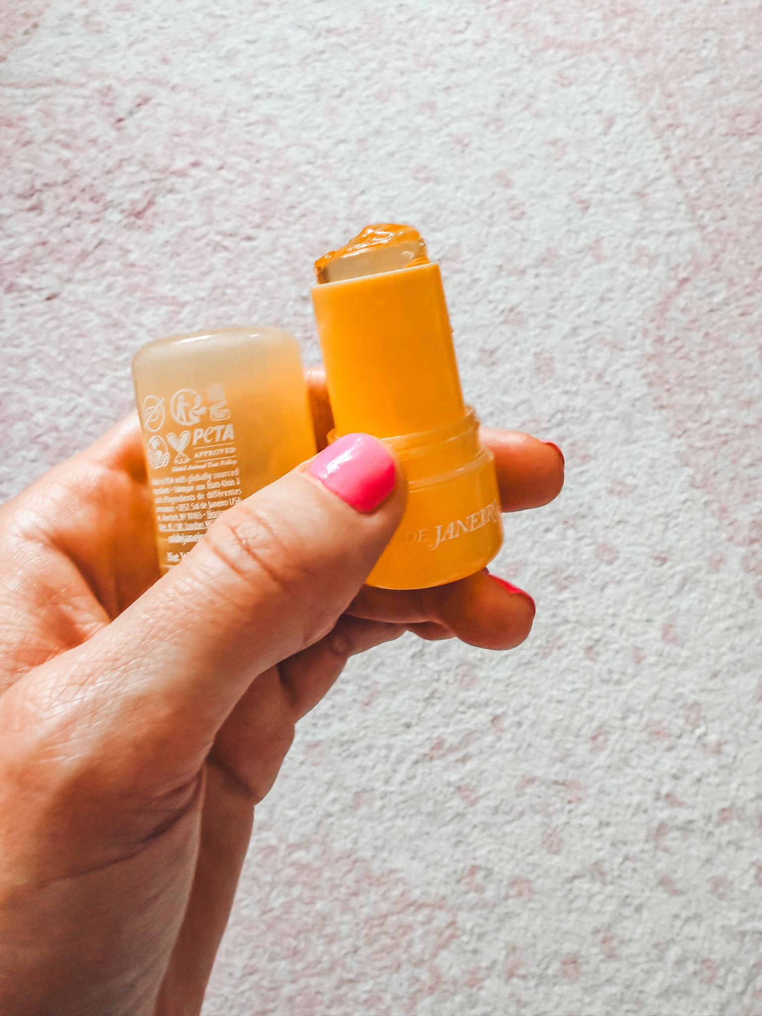 Perfume in a stick! Perfect for keeping in your purse, when you’re on the go, or travel!! Would make a great gift too! 


Beauty / travel / sol de janeiro / gift idea

#LTKBeauty #LTKTravel #LTKselfcare
