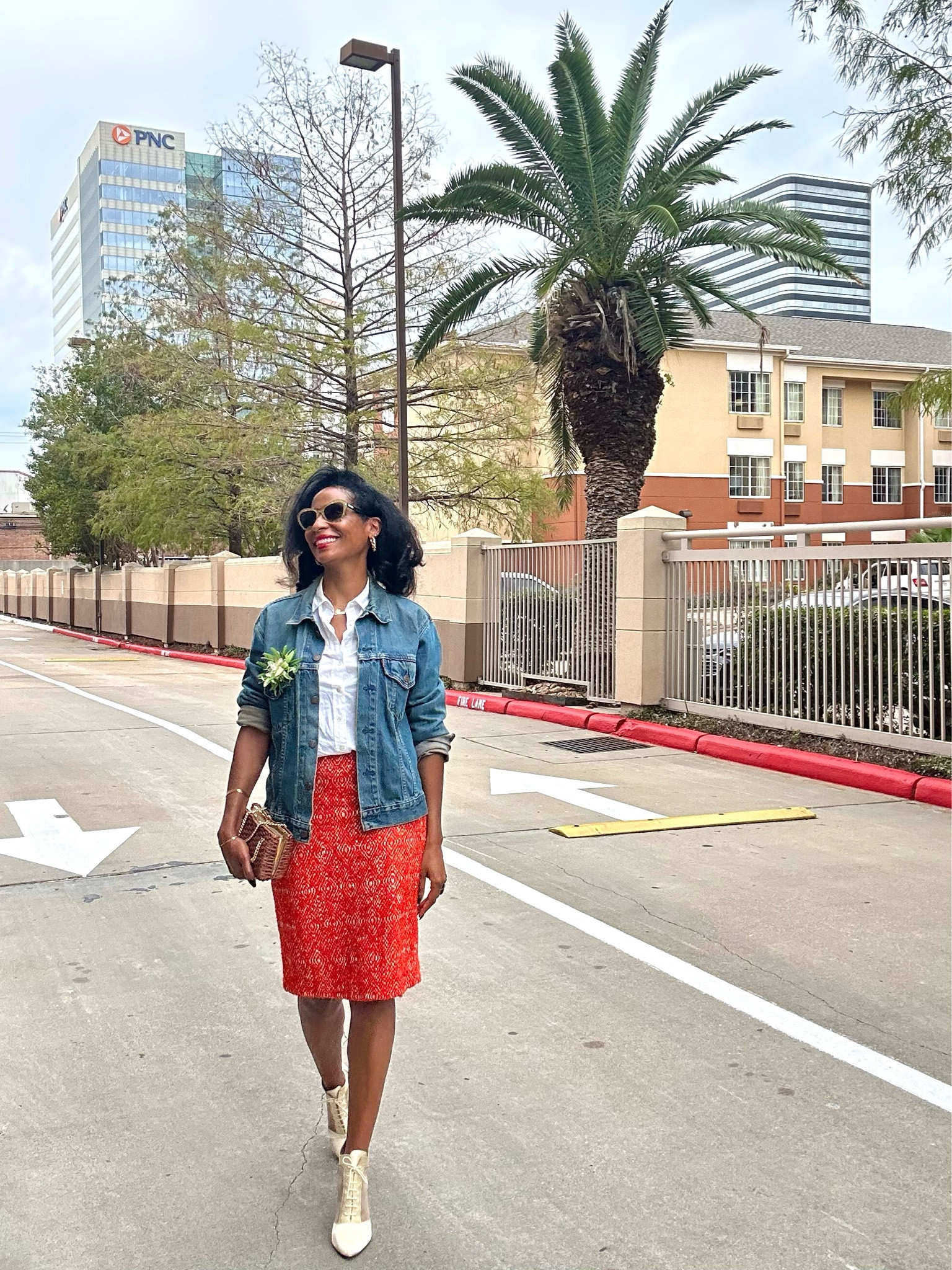 Fall fashion with Levi’s and J Crew . I love a denim jacket in place of a blazer 

#LTKstyletip