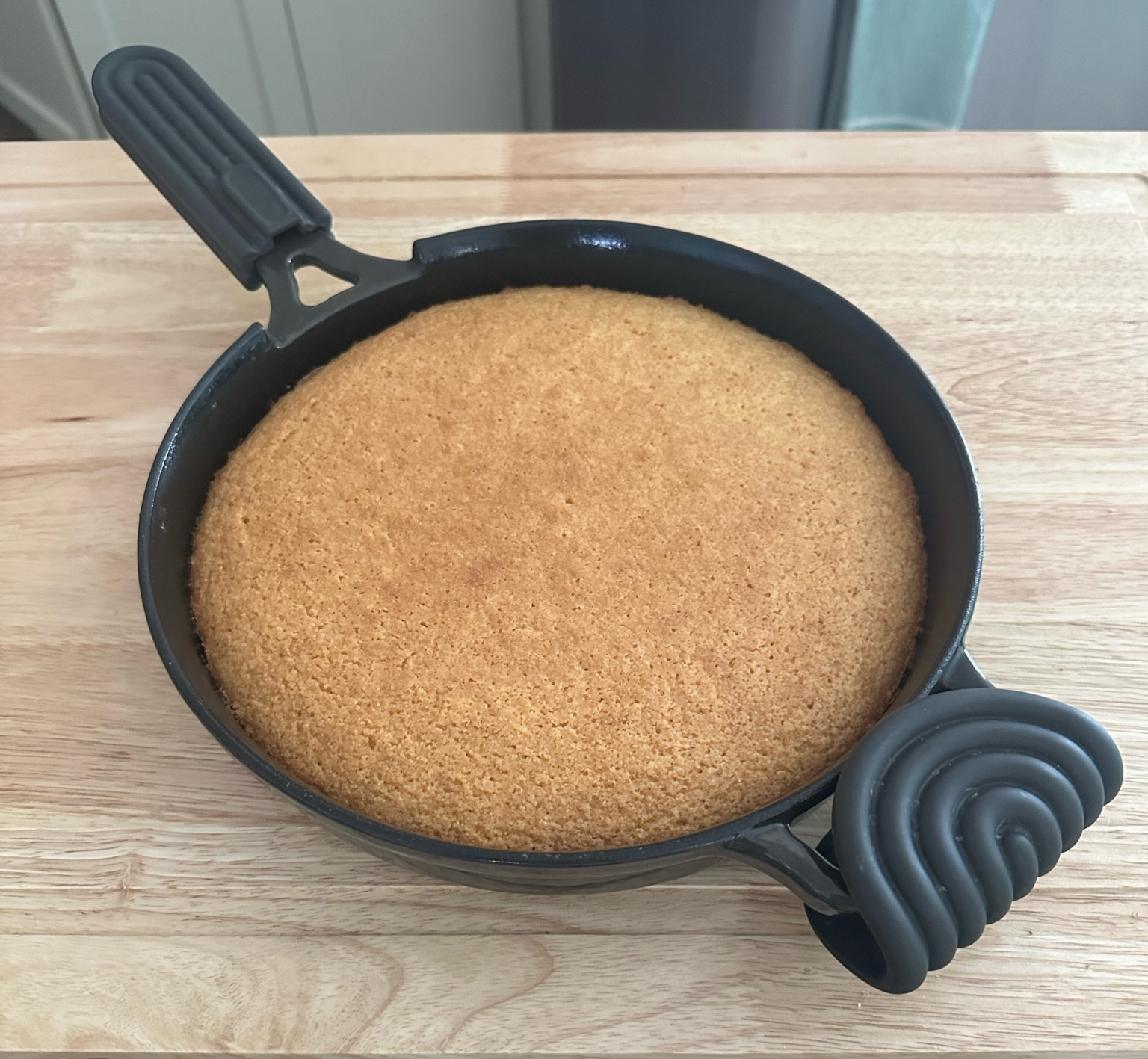 The always pan comes in a cast iron pan and it’s perfect for cornbread and skillet meals! #alwayspan #castiron

#LTKHome