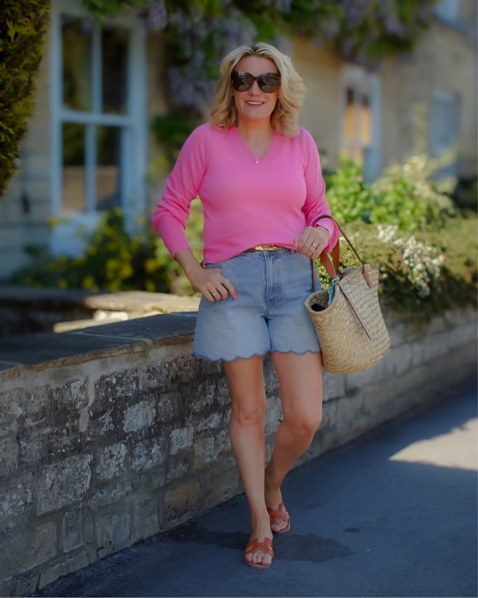 Happy weekend, everyone! I’m off on a special adventure this weekend, and I can’t wait to share more with you soon. For now, I’m soaking up this glorious sunshine and making the most of it in my new Ruby Scallop Short from @wyselondon - Mid Wash
I’ve been eyeing these up for a while, and I absolutely love the scallop detail along the hem. I’ve worn them quite a few times already this week and have received loads of compliments. Here, I’ve teamed them with a Fleurine Scallop V-Neck Jumper - Candy Pink, which is new on their website. I always wonder if I’m too old to wear shorts—what do you think?
#WeekendStyle #SummerFashion #WyseLondon #MarksandSpencer #ScallopDetail #DenimShorts #PinkJumper #YellowTop #FashionOver30 #StyleInspo #OOTD