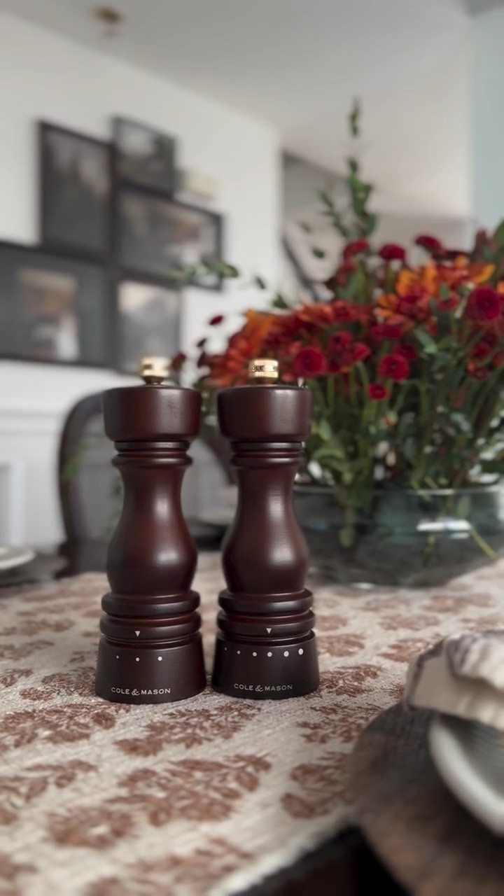 None of my tablescapes are complete without my @coleandmason S&P grinders. Not only are they functional—and necessary on my table!—but they elevate the look with their elegance. 

With the holidays on the way (wowza!), they’re most definitely a must-have. To shop, tap the link in my bio and story highlights! 

#Tablescape #ColeAndMason #TableSetting #Fall #Home