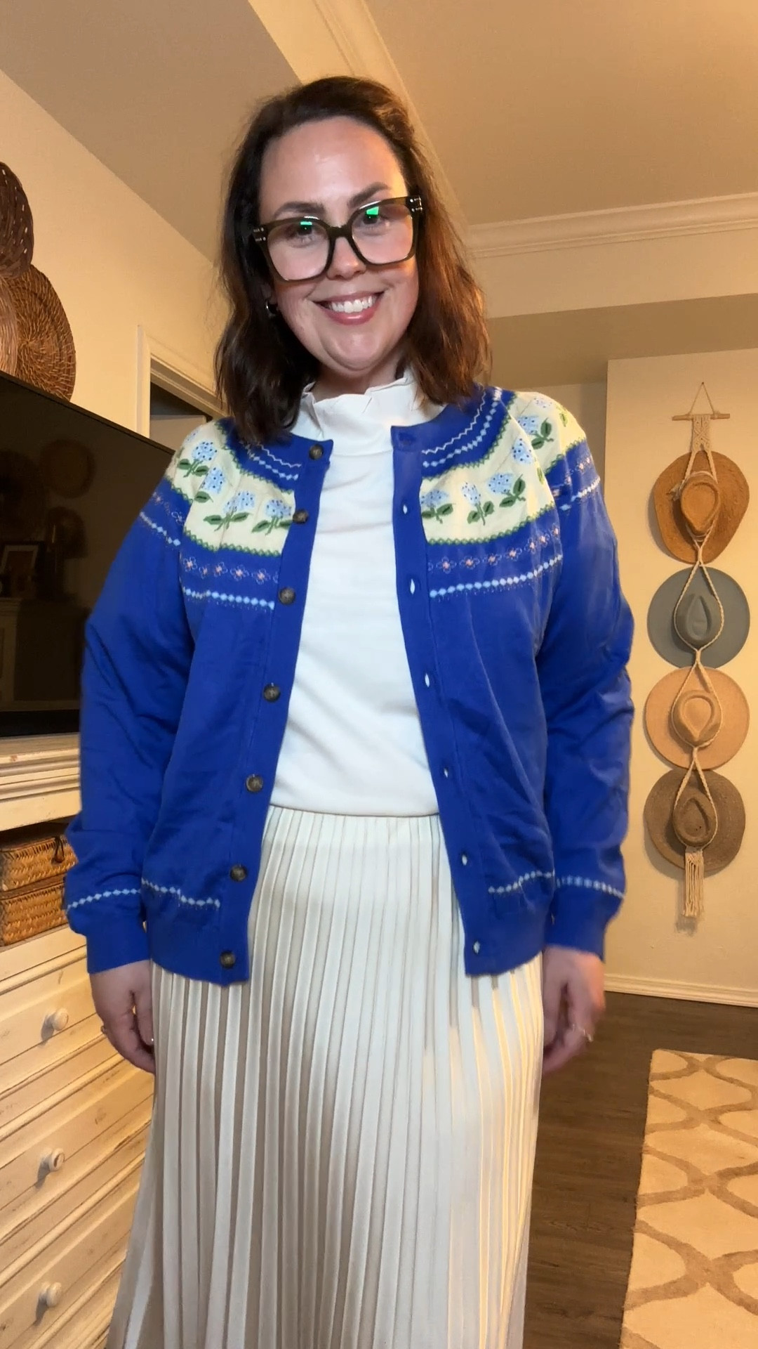 Super cute sweater!

#LTKMidsize #LTKWorkwear #LTKOver40