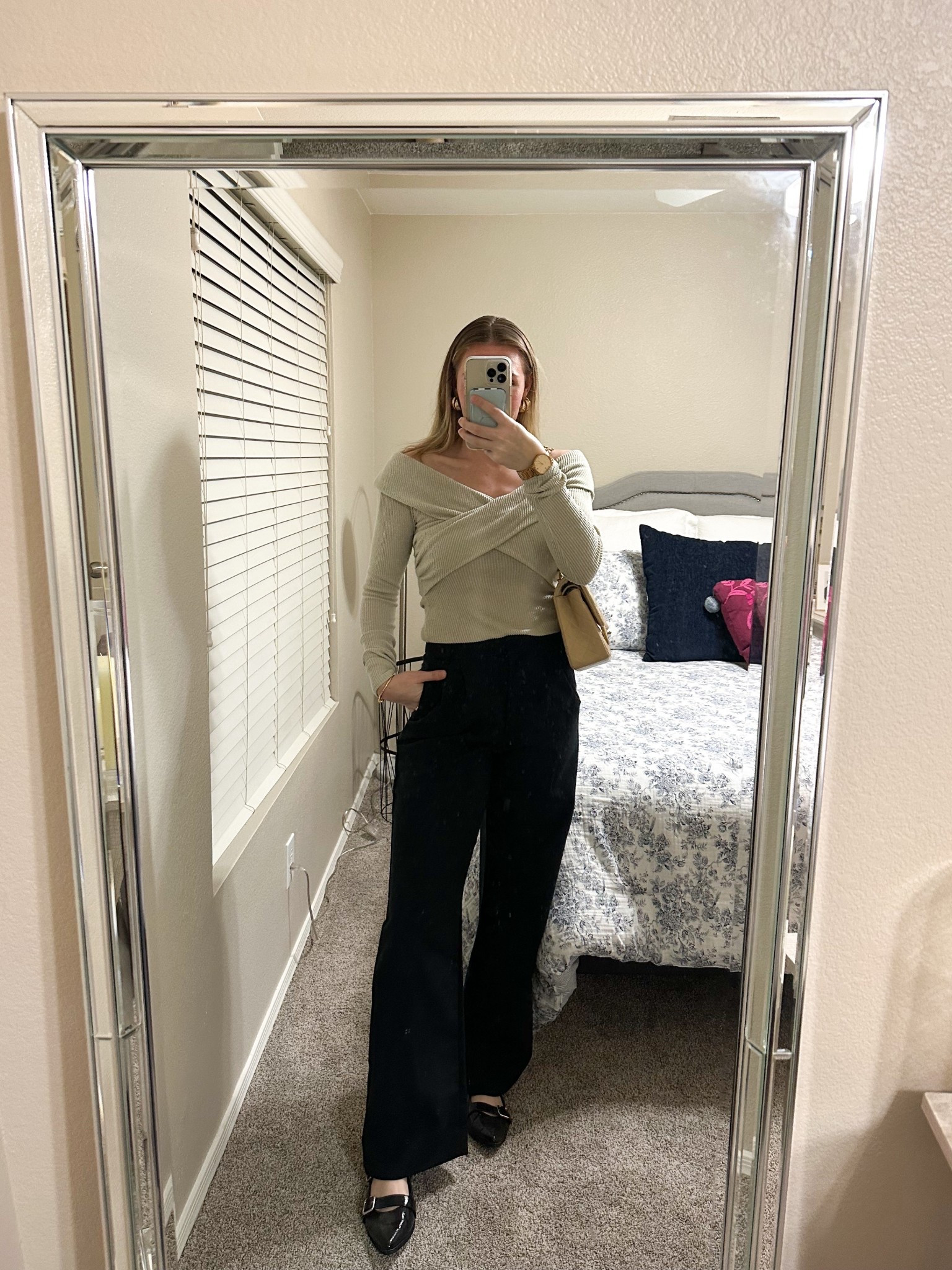 Date night outfit!🖤

Free people off the shoulder sweater
Abercrombie trousers 
Old navy shoes 

#LTKFindsUnder100 #LTKWorkwear #LTKootd