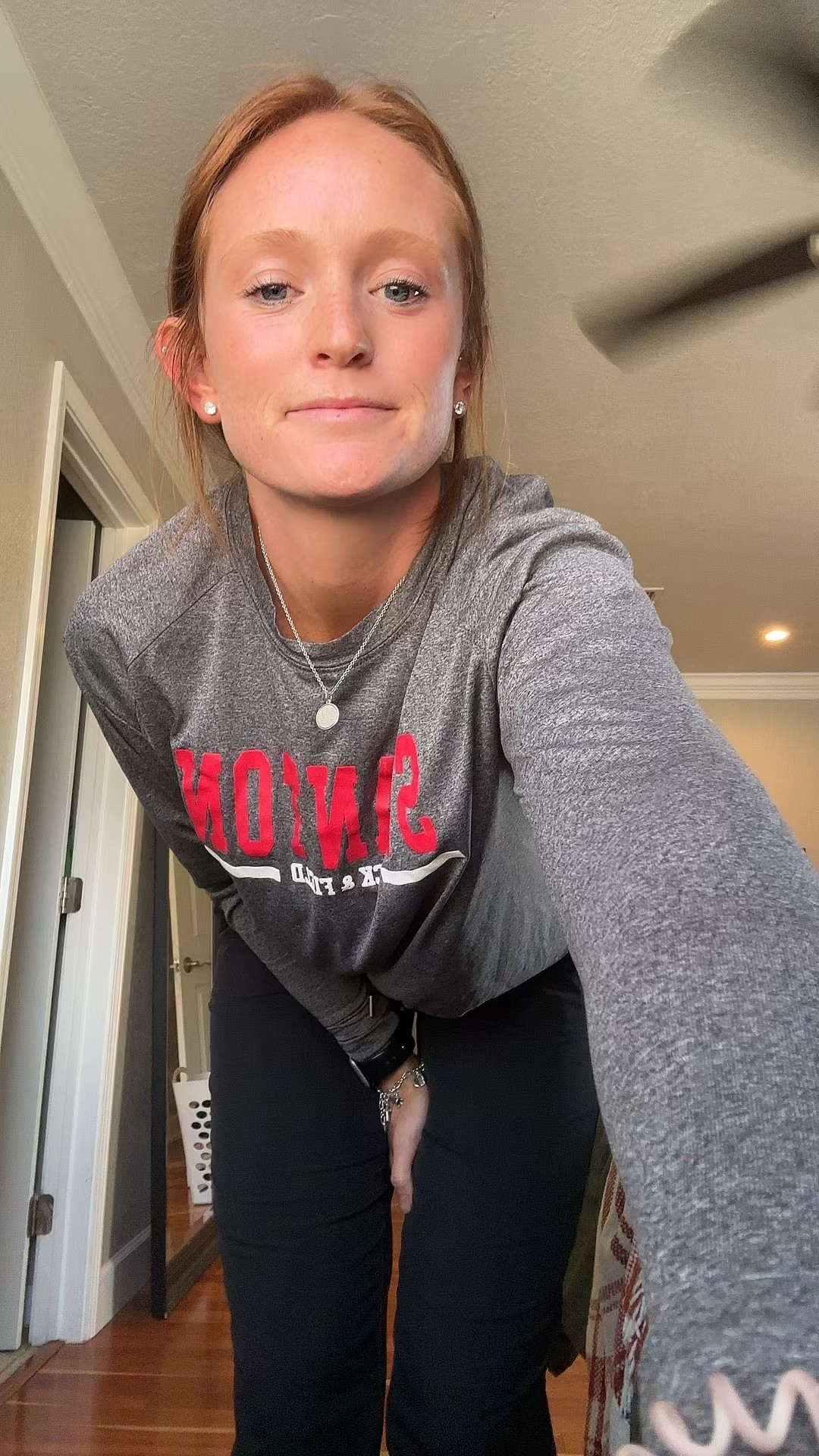 Game day but make it cute ✅ These pants seriously pull double duty—sporty enough for the sidelines, stylish enough for dinner after. Linking the full look for my fellow busy moms who want comfort and cute. 🖤 #LTKStyle #MomLifeOOTD #LTKBacktoSchool