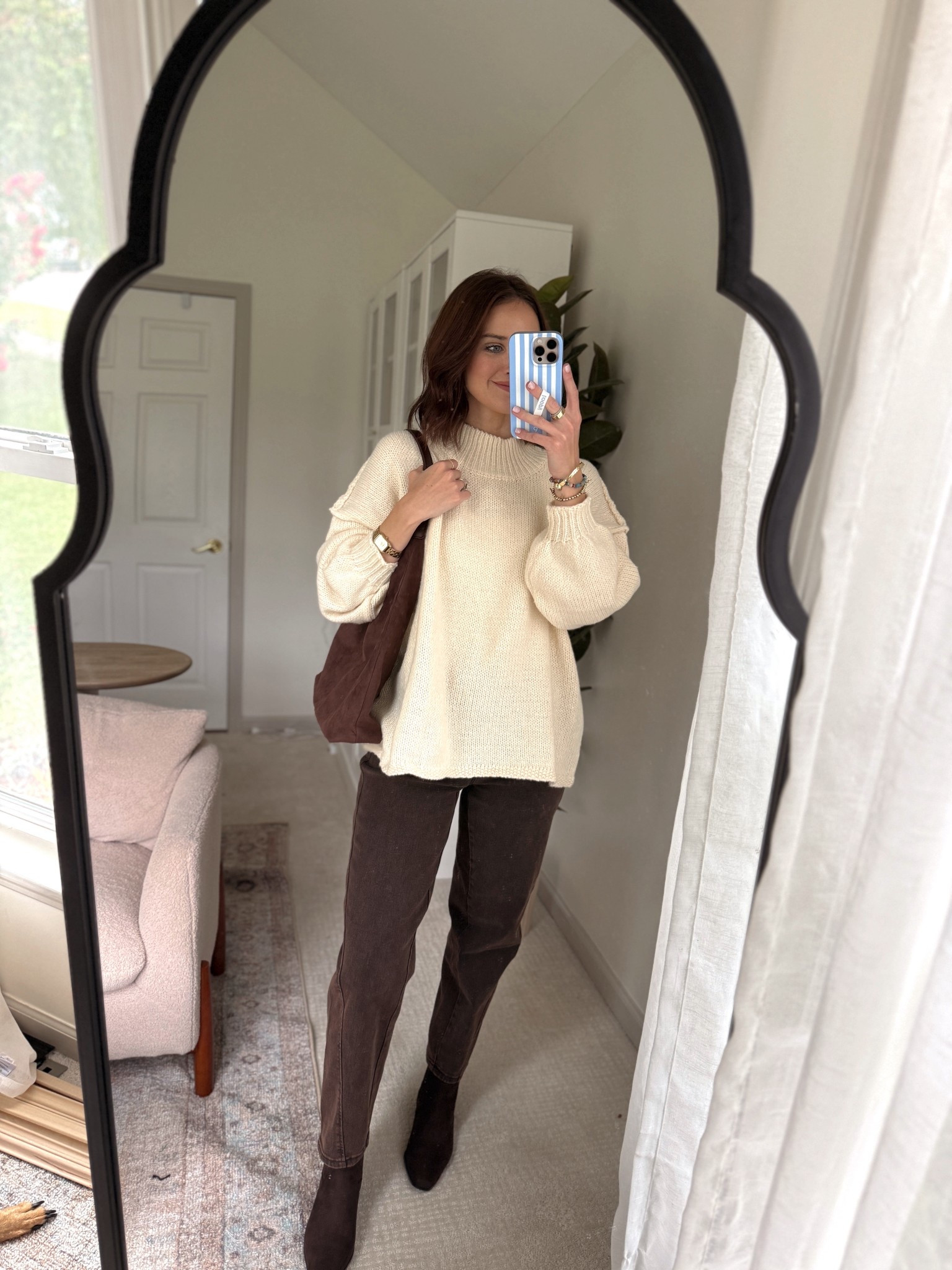 Barrel jeans outfit // oversized sweater // ankle boots // brown boots // fall outfit ideas // mom style 

#LTKStyleTip #LTKFindsUnder100 #LTKSeasonal