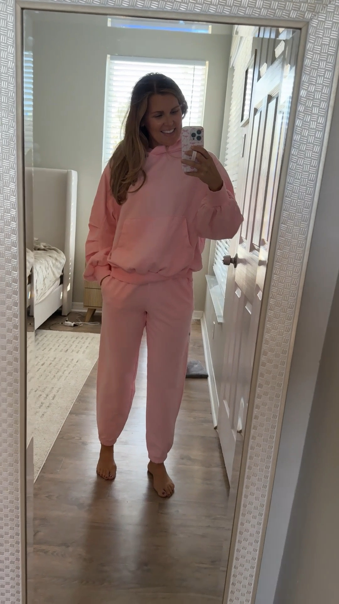 🩷🩷 Jet setter hoodies &
joggers on SALE for $35

wearing size small in both- oversized fit 

#aerie #joggers #comfies #pink #fallset

#LTKSeasonal #LTKSaleAlert #LTKGiftGuide