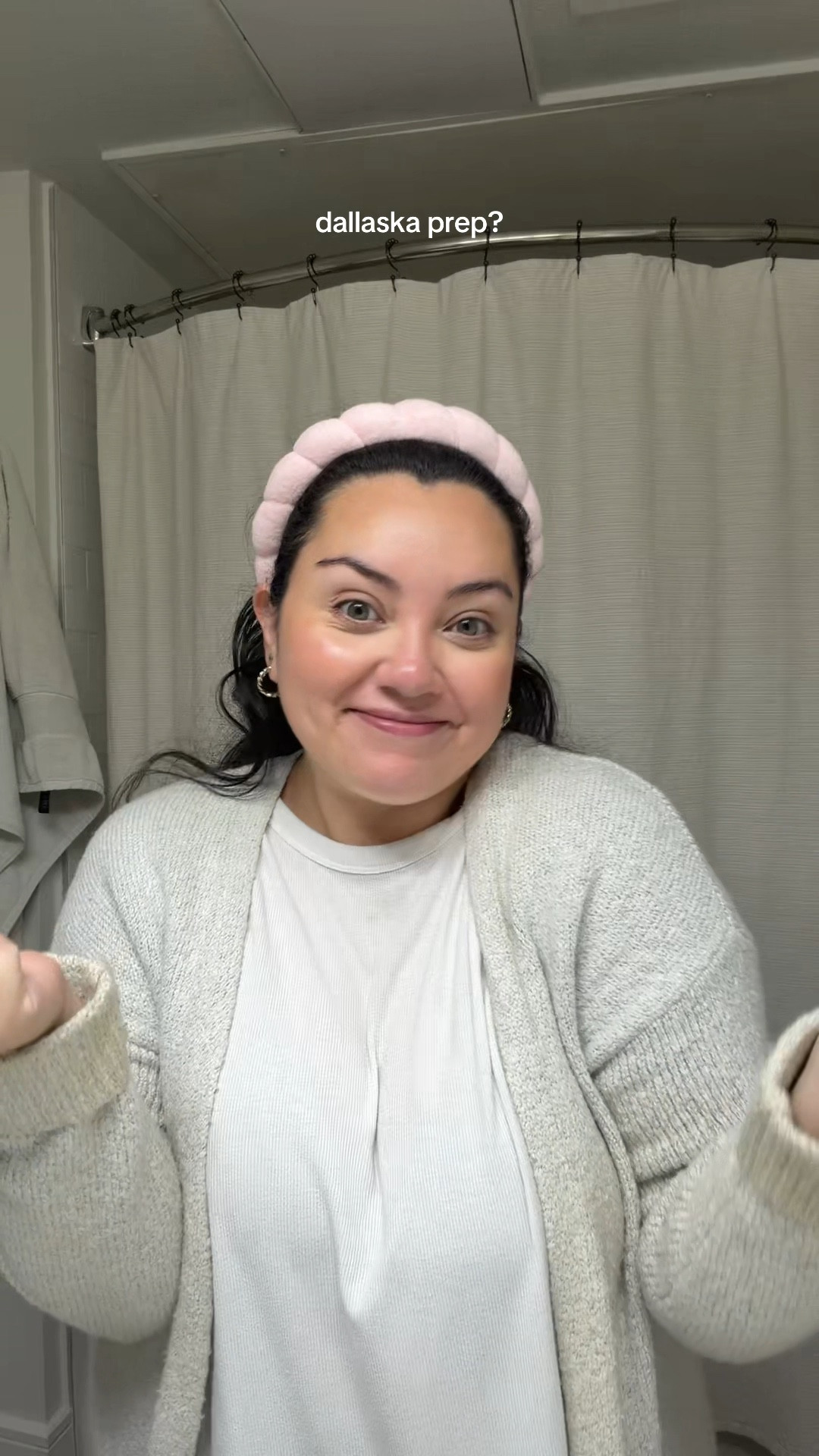 Are we scared for Dallaska pt 2? Quick little GRWM before work. 

#LTKBeauty #LTKmorningroutine #LTKgrwm