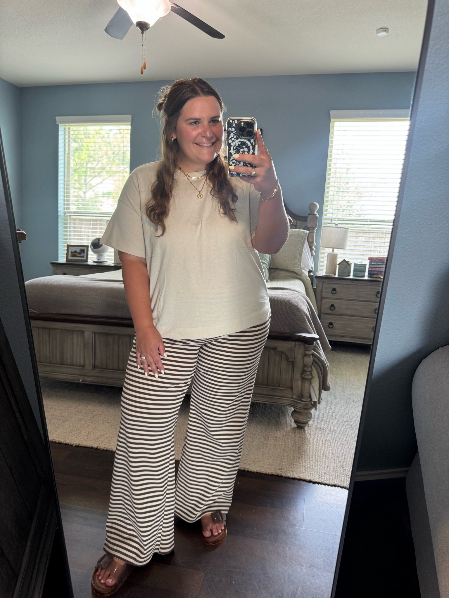 I love this outfit as a fall transition look. It’s comfy but still put together. Wearing an xl in the old navy basic top and an xl in the striped amazon pants. I’m 5’1 and a size 16. I love that these pants are short and curvy girl friendly!

#LTKootd #LTKMidsize #LTKPlusSize