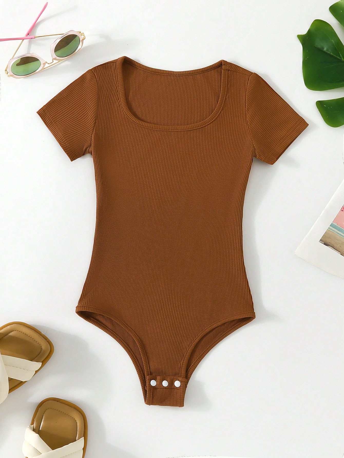 SHEIN Kids EVRYDAY Tween Girl Solid Scoop Neck Tee Bodysuit | SHEIN