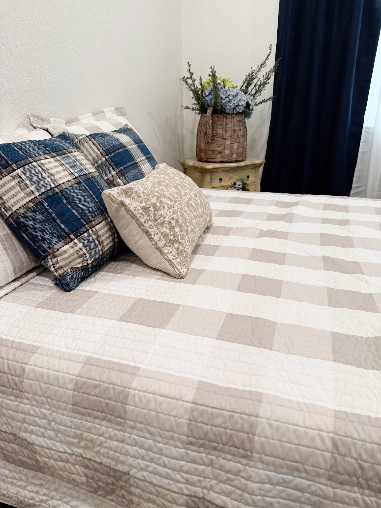 This guest room is a work in progress, but this bedding is great quality for great prices!!

#LTKHome #LTKFindsUnder50 #LTKSaleAlert