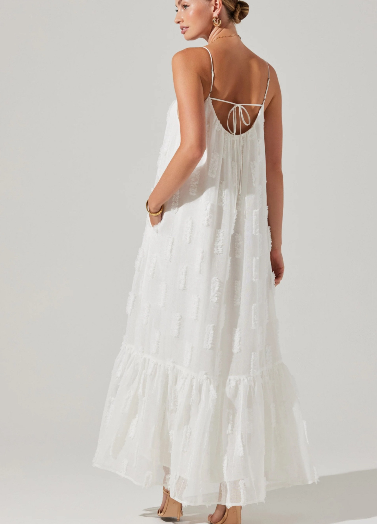 Cutest white dress for the summer! Perfect for any brides 😍 

White outfits 
White dress
Bridal outfit ideas
Bachelorette 
Bridal shower 
Honeymoon
Resort wear
Vacation outfit ideas 

#LTKWedding #LTKTravel #LTKParties