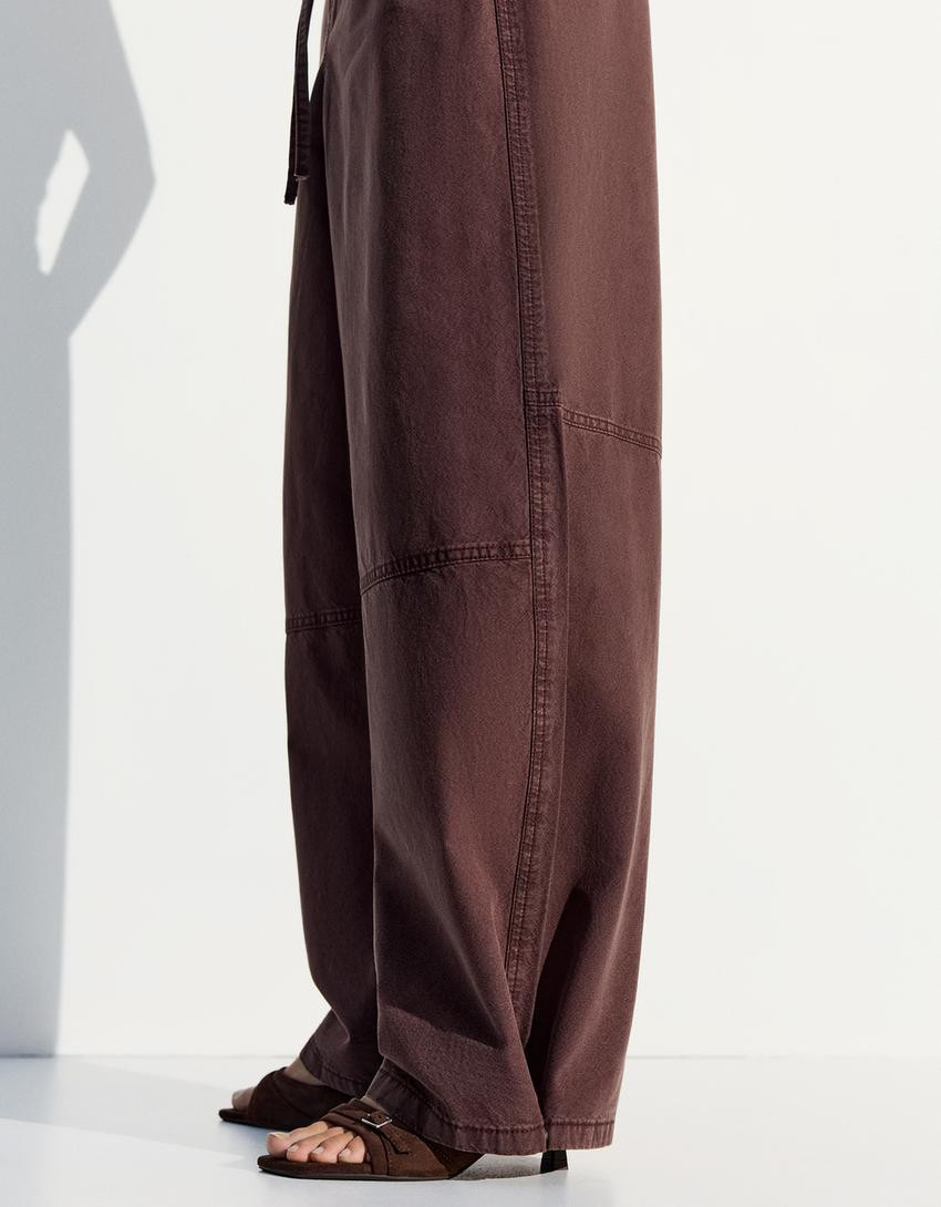 Low-rise wide balloon jeans - Women | Bershka UK