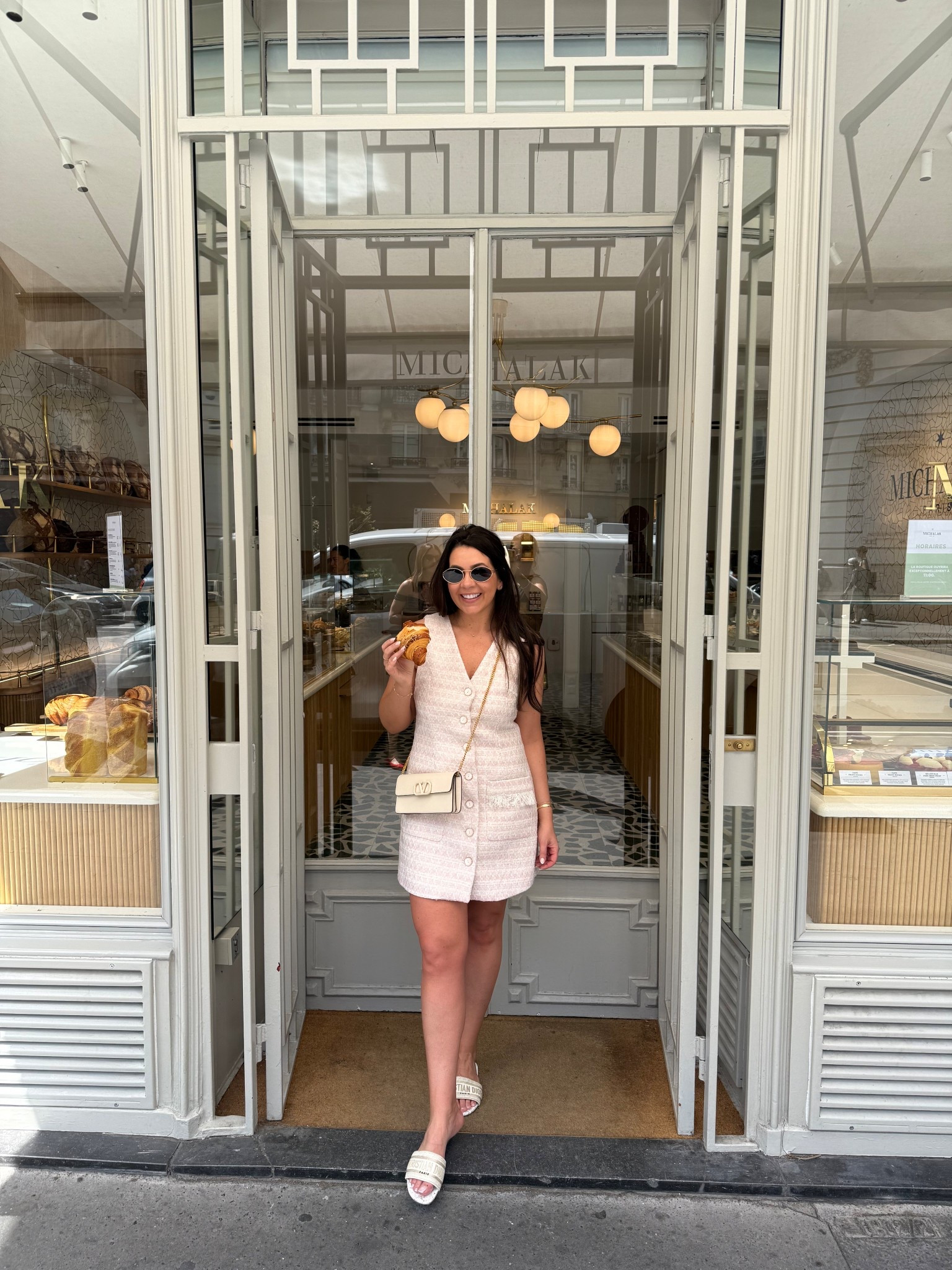 Paris outfit day 1 🎀

#paris #parisoutfit #springoutfit #tweed #tweeddress 

#LTKWorkwear #LTKStyleTip #LTKTravel