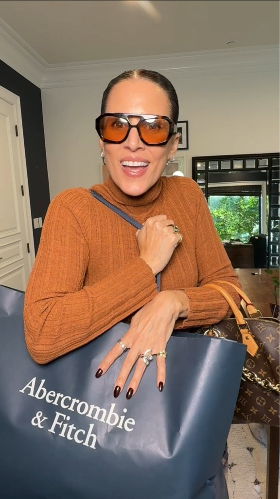 Elevated Casual Style // What started with taking my sons shopping now turned it into one of my destinations for the softest tees and sweatshirts!! You will love. ❤️ Such a fan   #fashionstylist #abercrombiepartner #abercrombiestyle #tryonhaul #fashionfinds  #fallfashioninspo #fashionhaul #FashionHaul #FallFashion #WinterStyle #OOTD #FashionInspo #CozyVibes #StyleInspo #WardrobeEssentials #TrendyLooks #SeasonalStyle #FashionBlogger #OutfitIdeas #StreetStyle #ChicOutfits 

#LTKFindsUnder50 #LTKStyleTip #LTKFindsUnder100