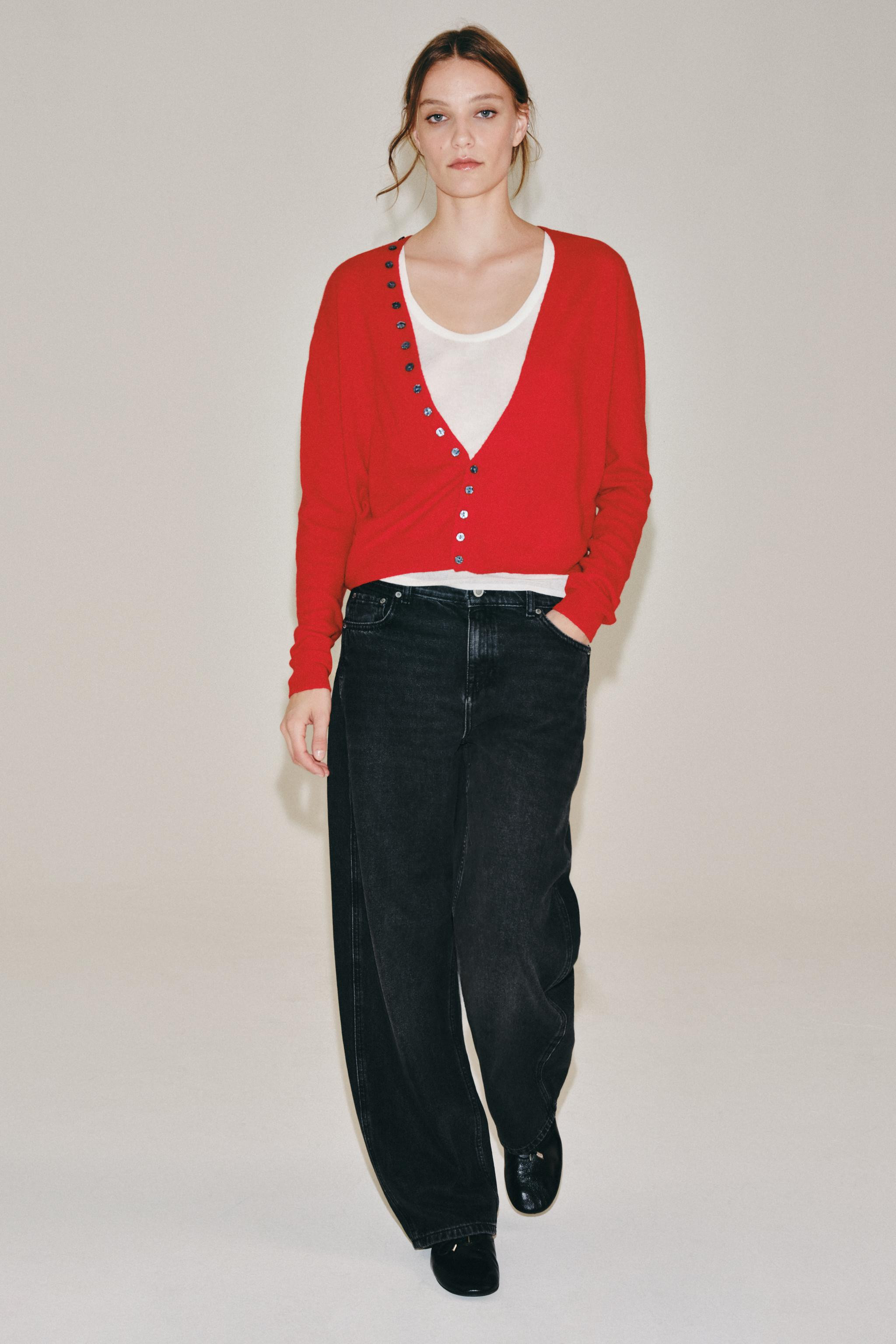 Jacket crafted from 100% wool. Features a deep V-neckline and long sleeves. Front button closure. | Zara US