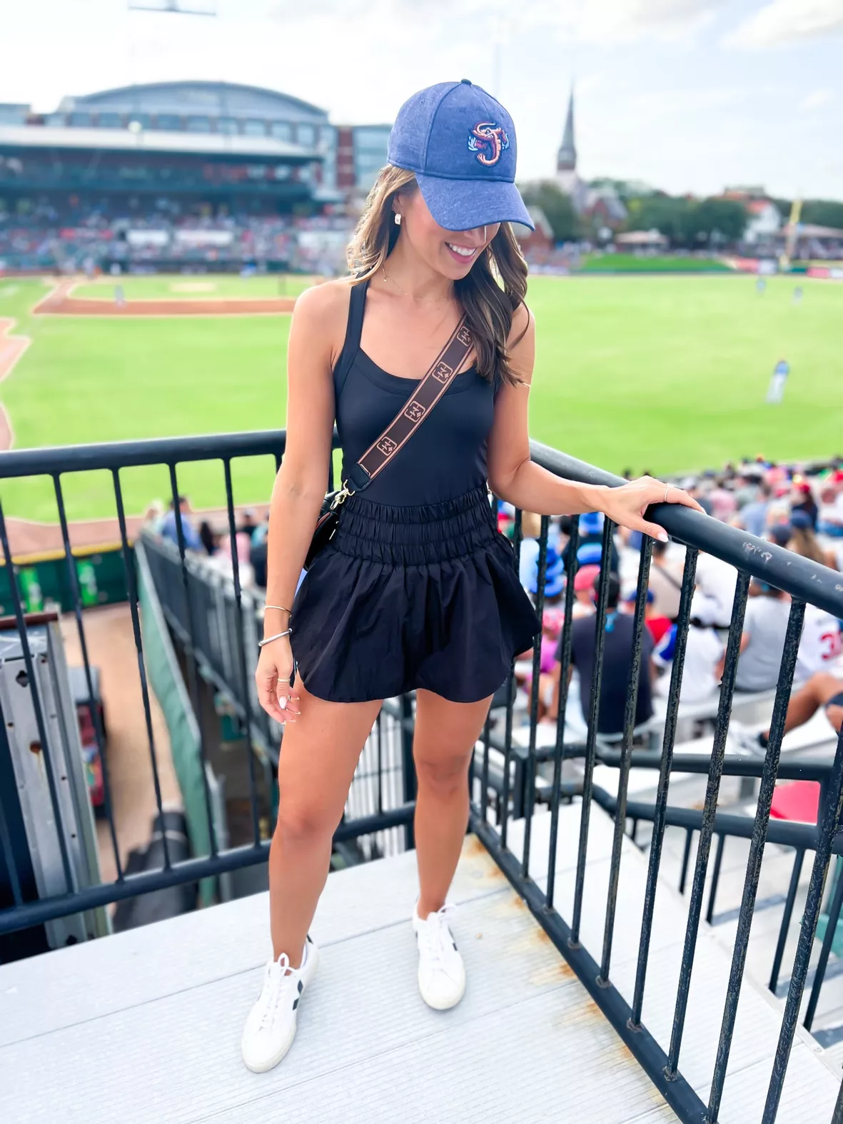Baseball Game Outfit Idea  Sports mom outfit, Softball mom outfit