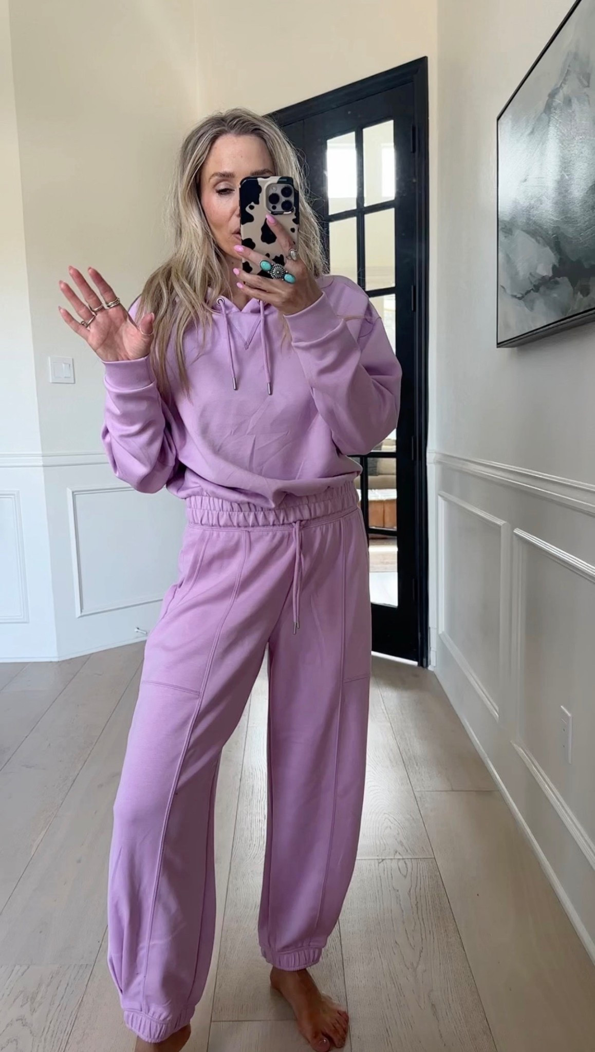 🤍 I love the cinch waist & barrel sweats that look designer. 

I’m wearing size s / my tts 

#LTKmomlife #LTKgrwm #LTKdayinmylife