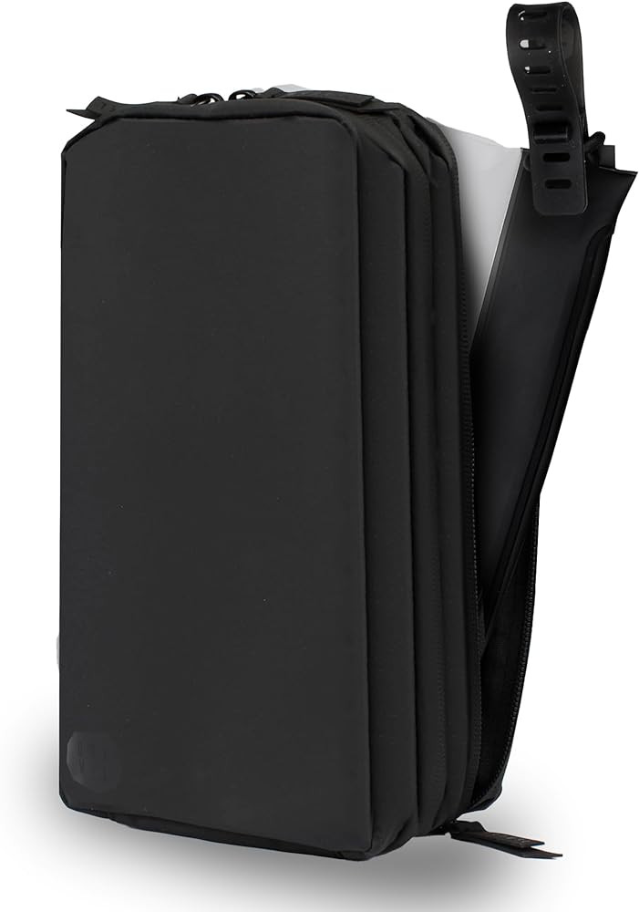 Gravel Explorer Plus Hanging Water Resistant Travel Toiletry Bag, Shaving Kit, Makeup Bag, Dopp K... | Amazon (US)