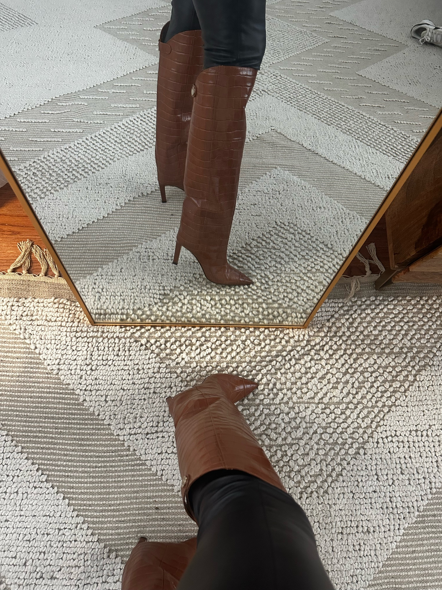 Jimmy Choo boots ❤️

#LTKshoecrush #LTKSeasonal #LTKstyletip