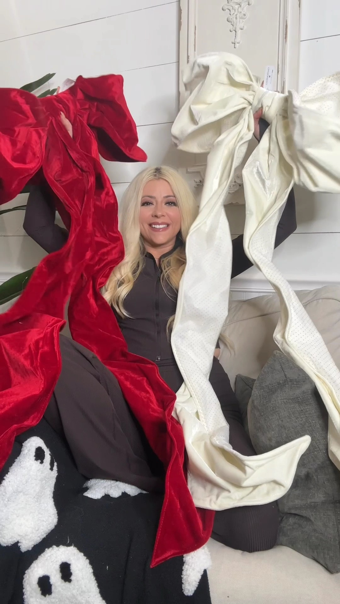 LoveShack Fancy Christmas bows 💕

#loveshackfancy #christmasdecor #christmasbow #potterybarn 


#LTKHome #LTKSeasonal