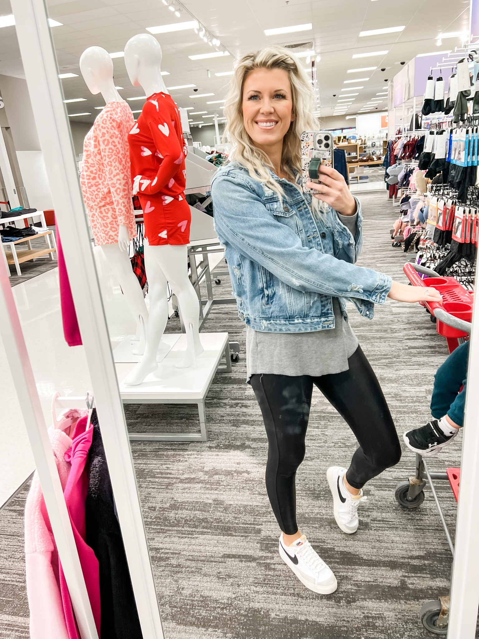 My favorite Nikes to run errands in🙌🏻

#LTKstyletip #LTKFind #LTKshoecrush