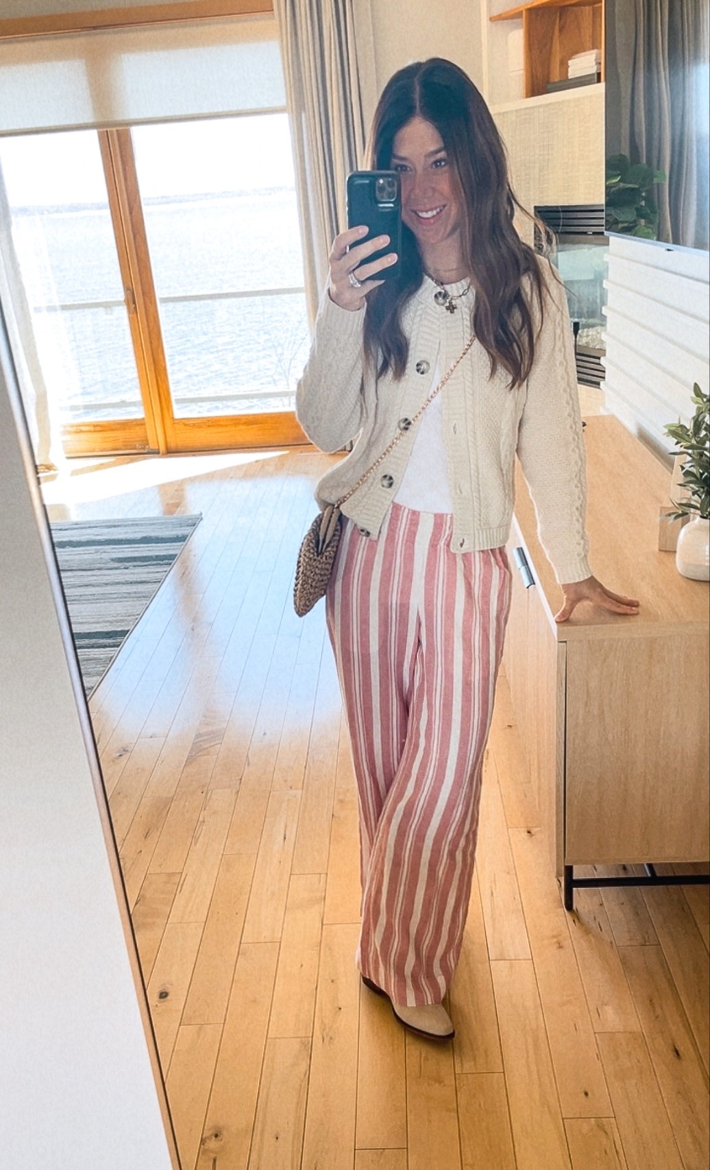 Spring sunshine, soft linen, cozy layers, and a touch of cowgirl flair.

FYI, pants are elastic waist but no tie string. Wearing size xs. Bonus no need to hem. 