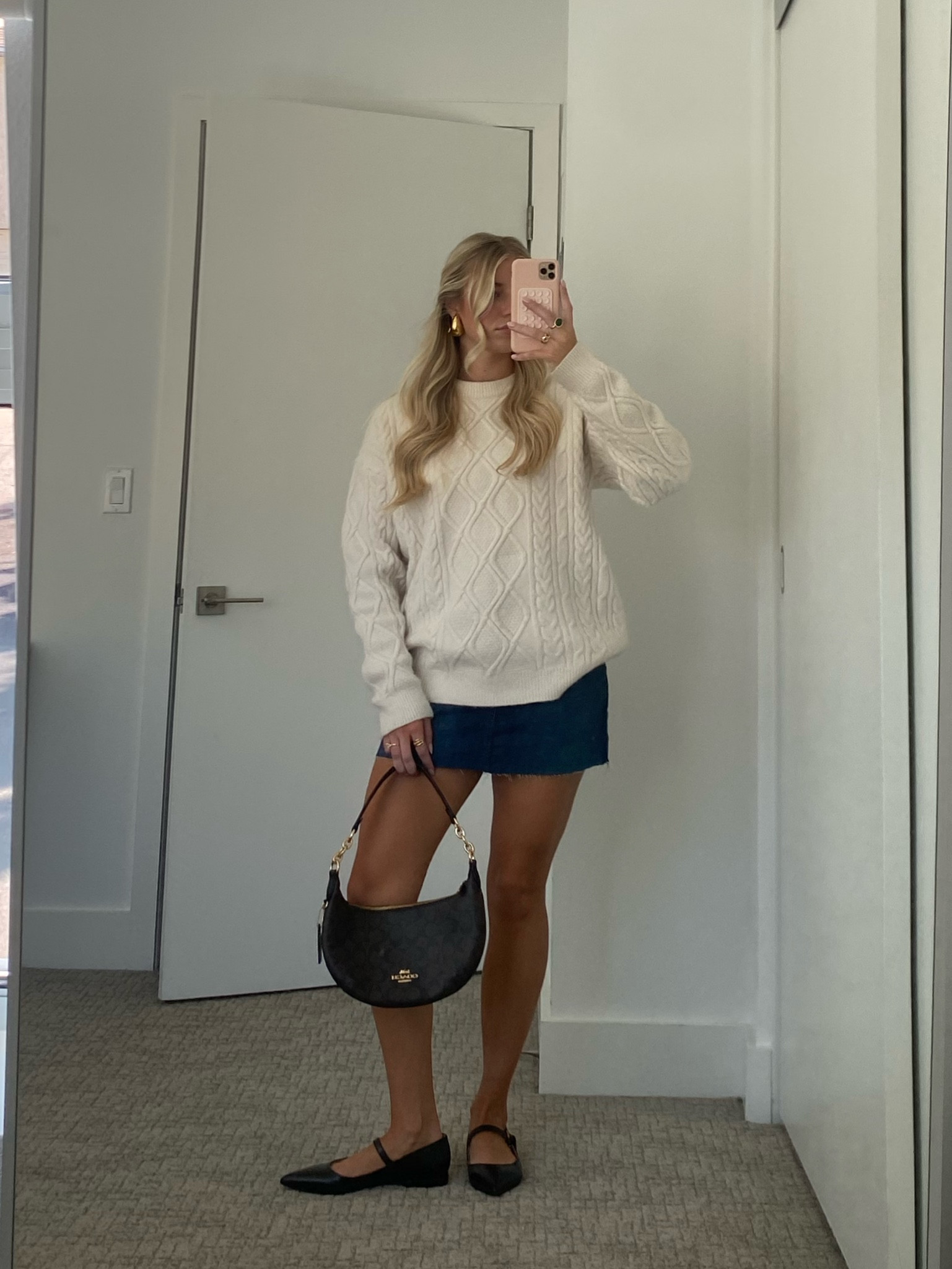 I did it. I hopped on the ballet flats trend🫢

size S sweater 

#LTKSeasonal #LTKshoecrush #LTKstyletip