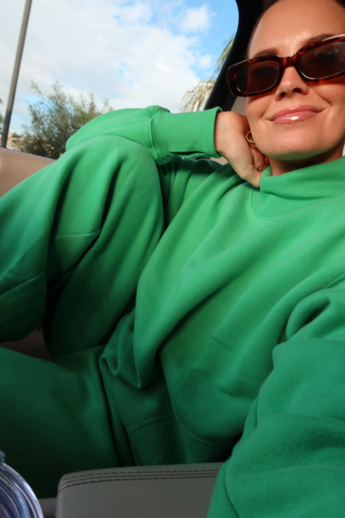 Comfy cozy day outfit! Went to the movies then a quick bite to eat! Wearing size small in pants. They fit oversized so no need to size up 