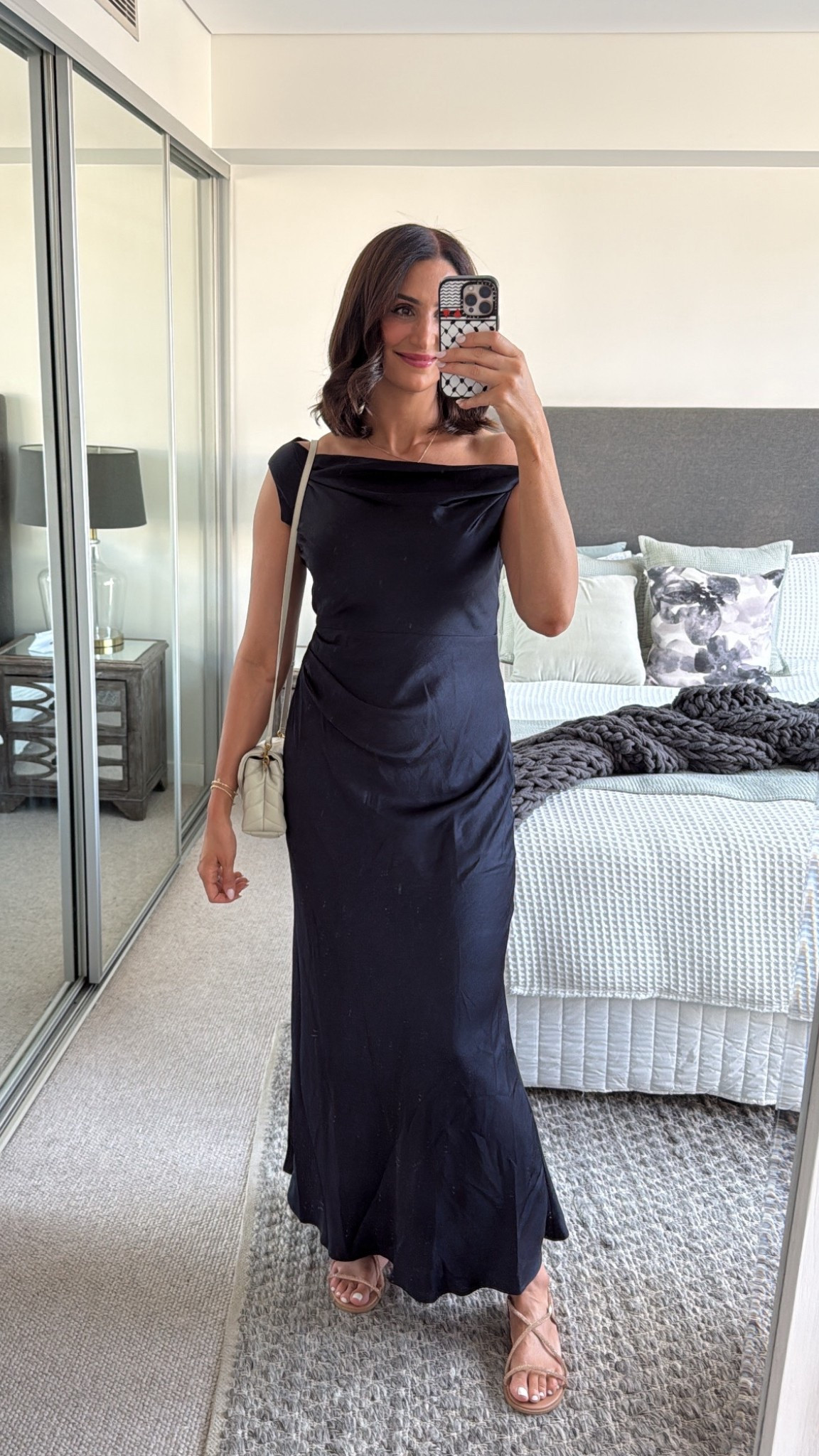 Wearing size 12 in the dress. Love that it’s double lined 🙌🏽