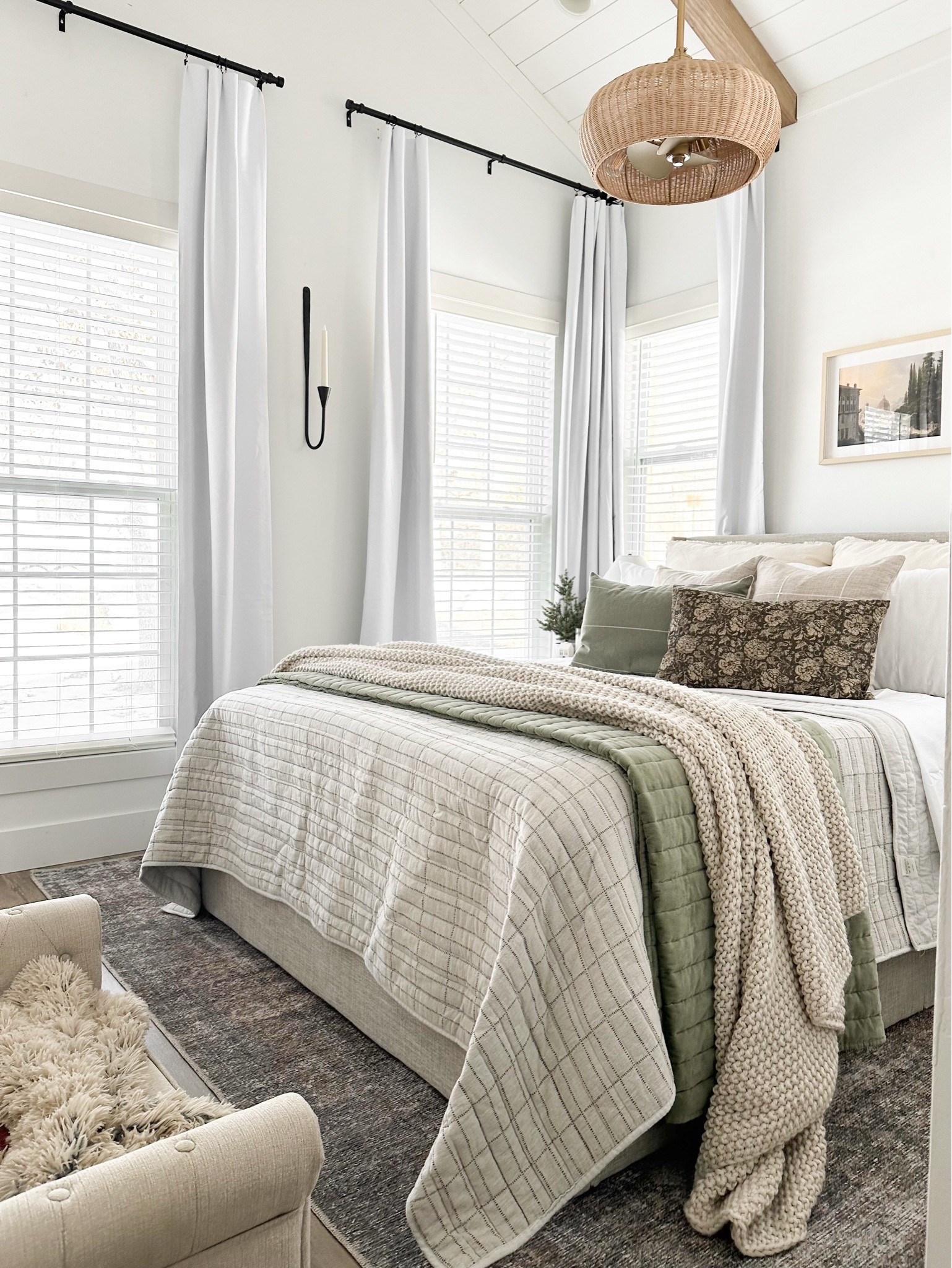 Who says a small bedroom can’t be beautiful!  This small primary bedroom packs a big punch with bedding, throw pillows, a pretty rug, curtains and wall art! 



#transitionaldesign #homedecor #studiomcgee #targetstyle #mcgeeandco #neutraldesign #affordablehome #affordabledecor #bedding #bedroom

#LTKFindsUnder50 #LTKSaleAlert #LTKHome