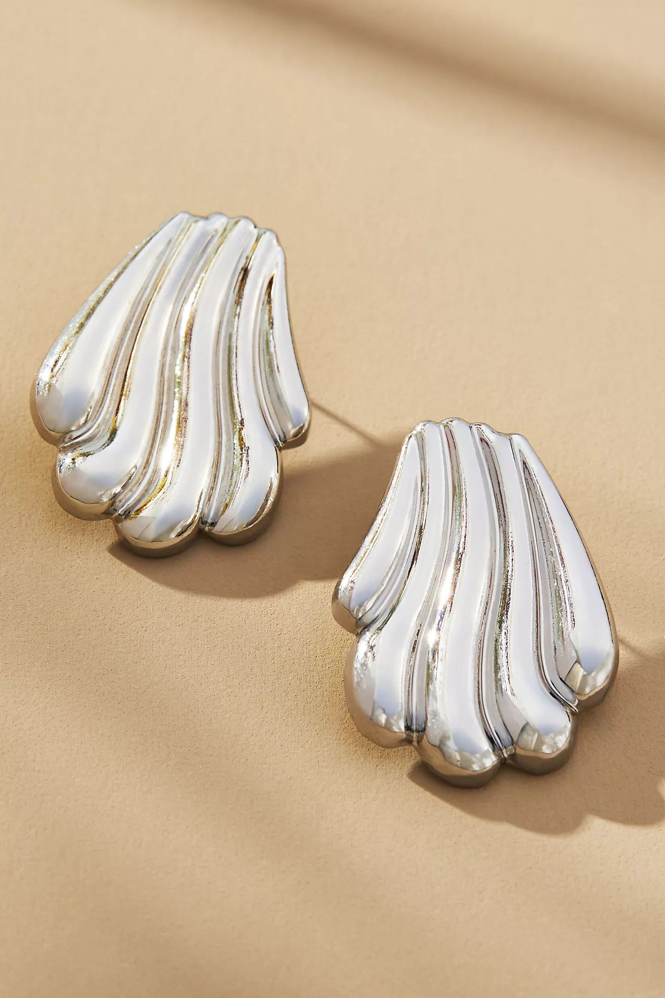 Serefina Vintage Clamshell Stud Earrings | Anthropologie (UK)