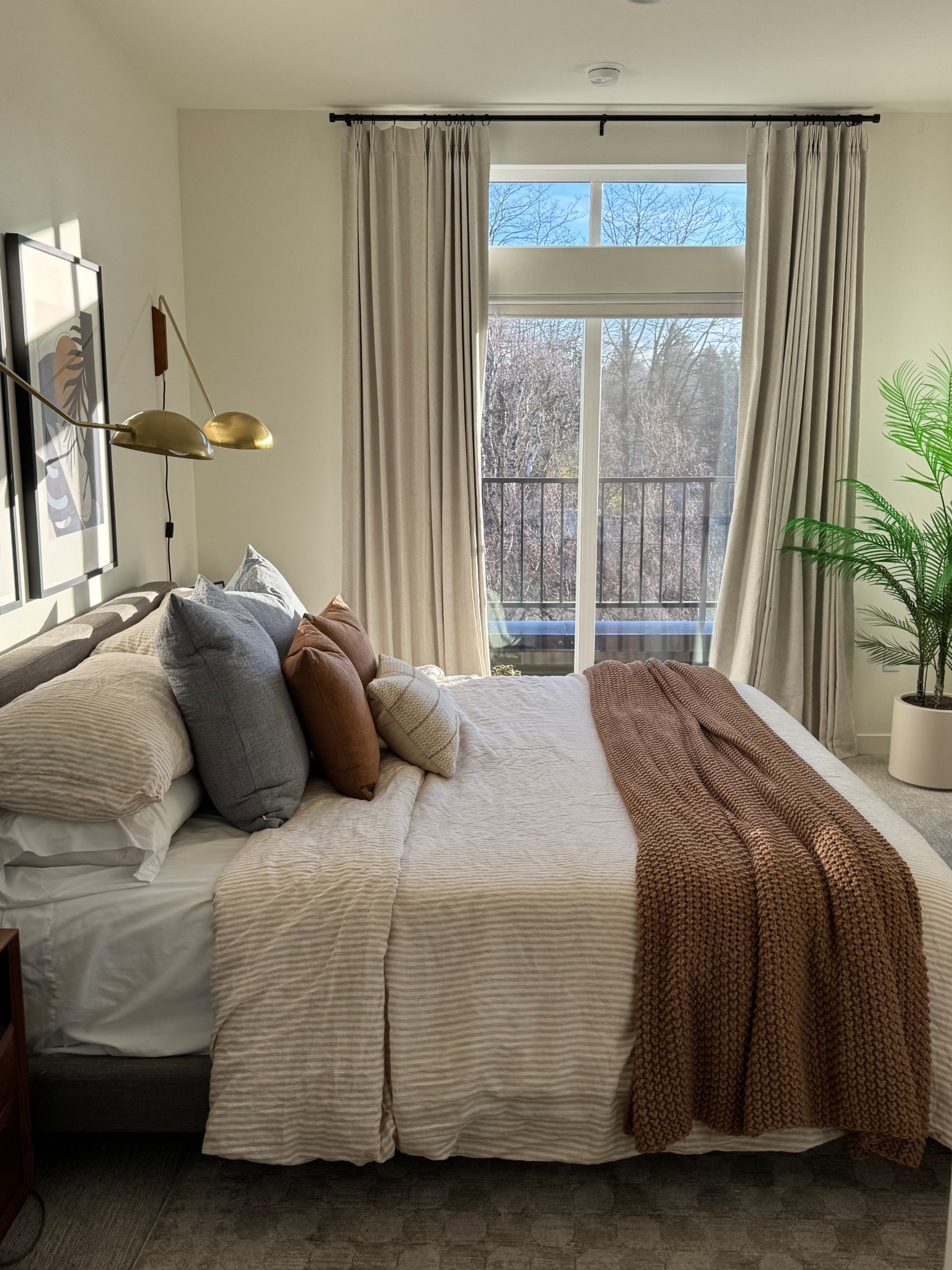 Bedding refresh with quince🩵🧸 

bedding master bedroom, bedding inspo, quince bedding, quince duvet cover, target home, home decor, cozy bedroom, cozy bedding 

#LTKHome