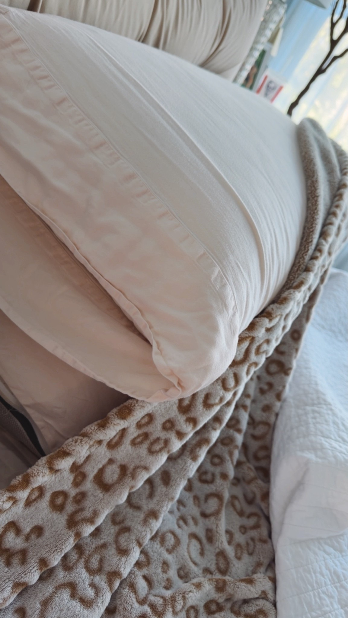 The bEST pillows our whole house has and I love this soft blanket! Been on our bed for years and washed perfect

#LTKootd #LTKOver40