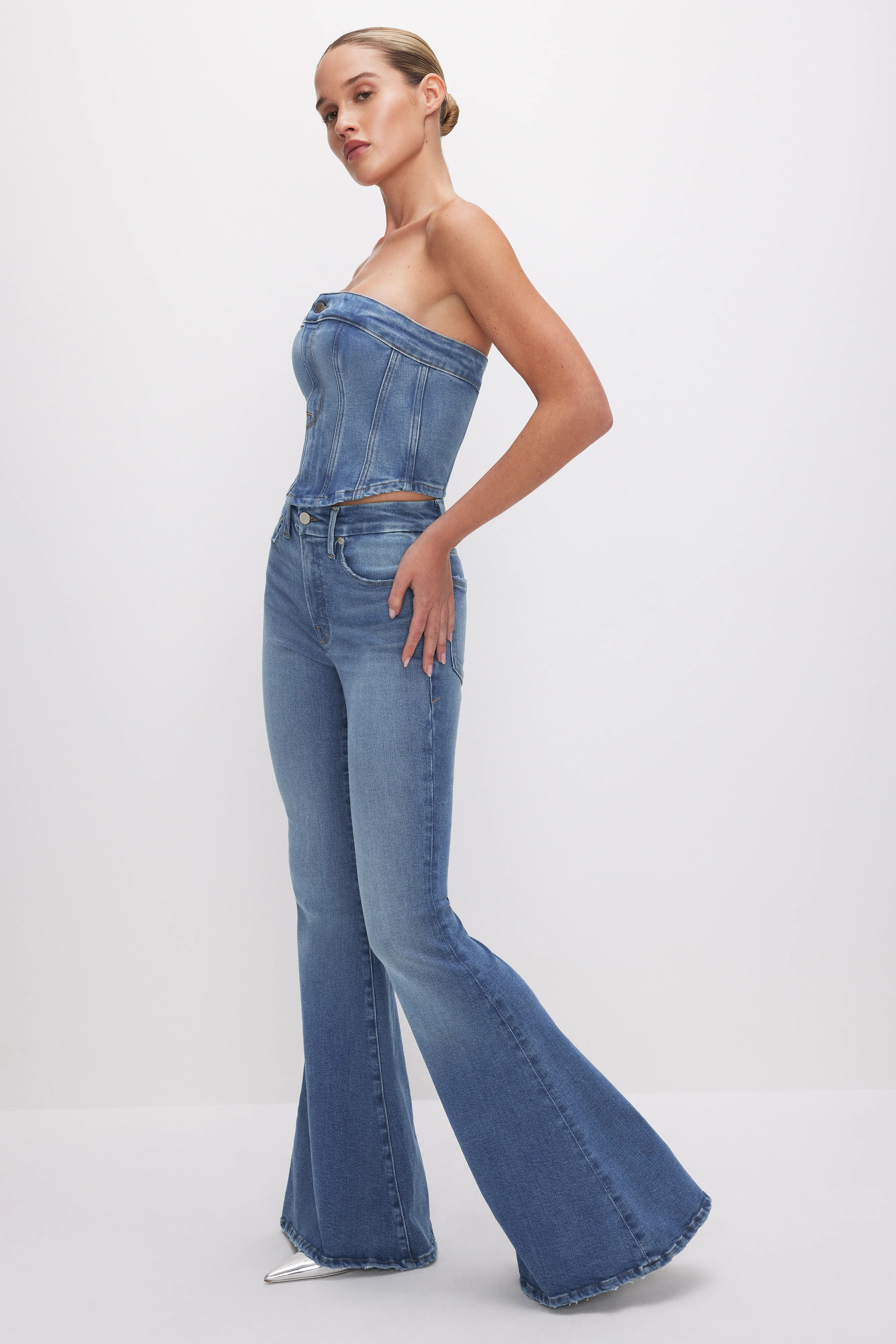 GOOD WAIST LIGHT COMPRESSION EXTREME FLARE JEANS | Good American