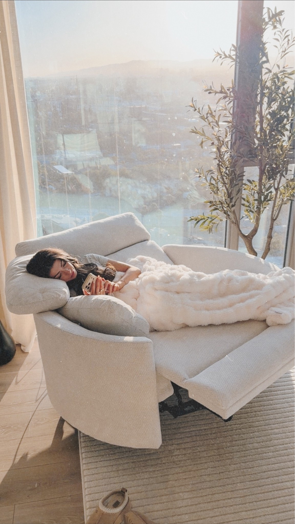 Aesthetic & super comfortable oversized recliner 🤍💫

#LTKHome