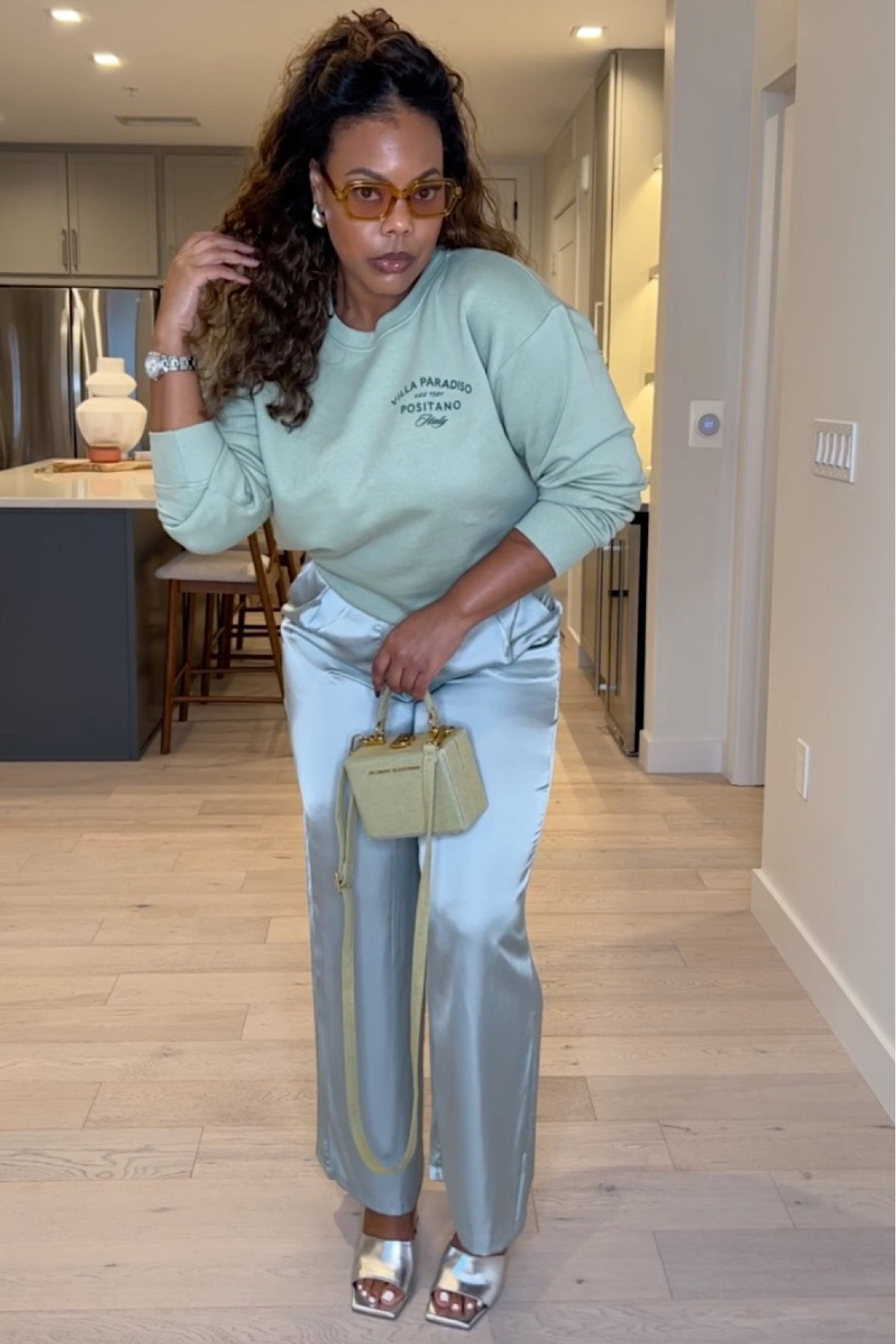 Fall Outfit is so cute with this satin pants and sweatshirt combo! I'm in love! 
Sweatshirt: H&M (size M)
Pants: Abercrombie (size 30 Reg)
Shoes: Steve Madden
Sunnies: Target
Bag: Brandon Blackwood Kendrick Mini in green denim

#LTKworkwear #LTKstyletip #LTKmidsize