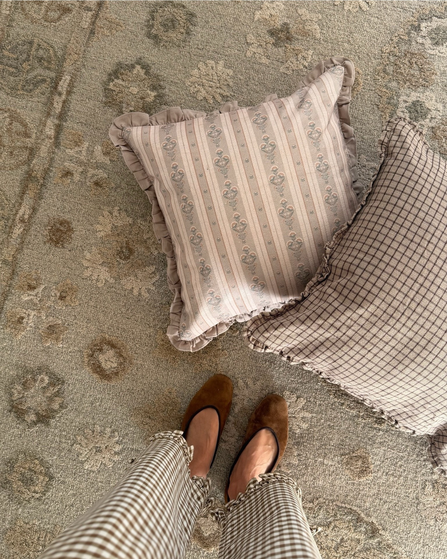 The prettiest rug in our new guest bedroom! This was Camden’s room, but with him moving out, it’s time to repurpose this space. I went with the Dorothea in Dove/Natural from the newest CLJ X LOLOI collab and it’s just too dang good! I love the hand tufted look and feel. 

#LTKSaleAlert #LTKHome