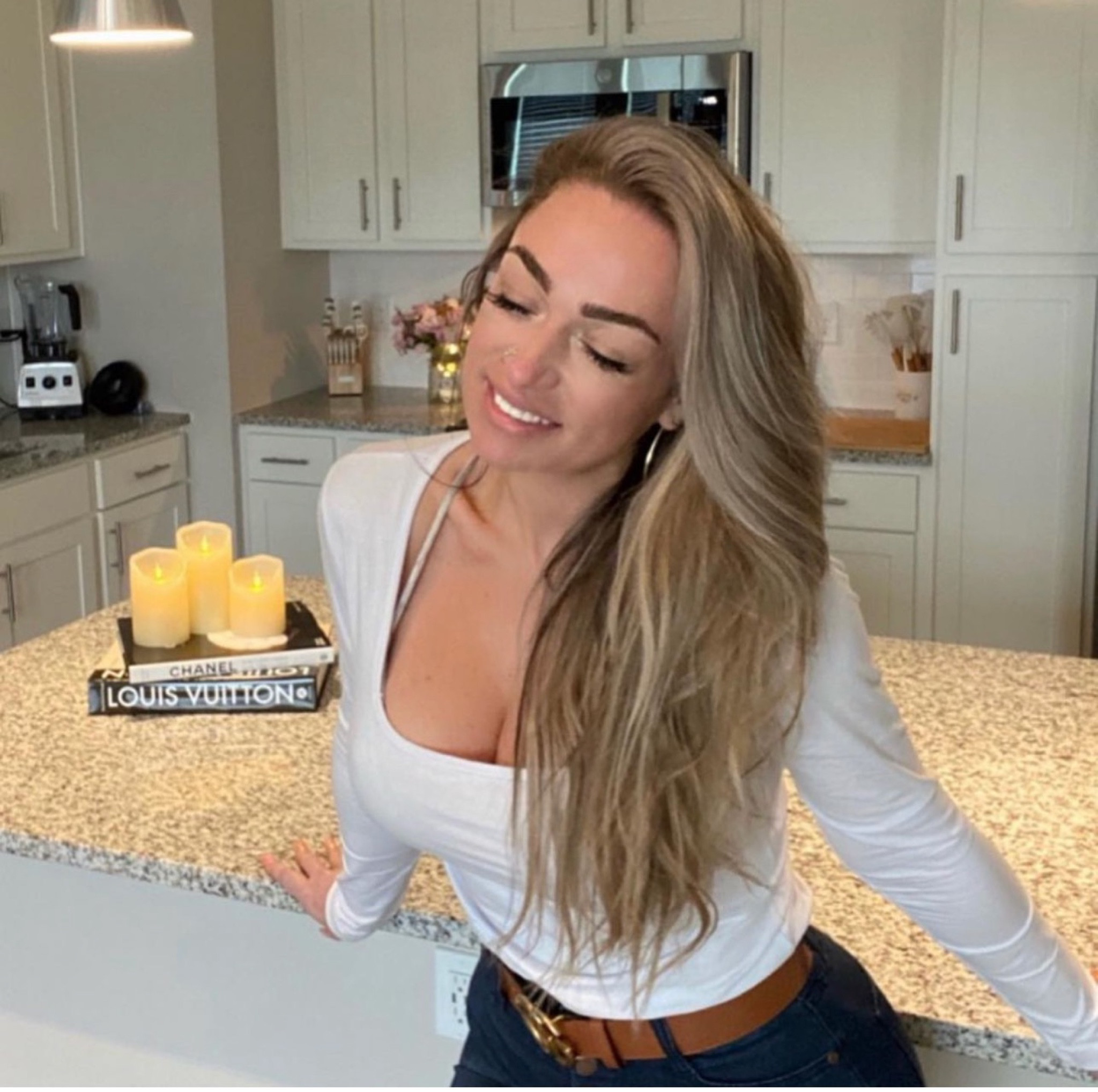 Another bodysuit! My special “hack” is leaving them unsnapped! 😉 

#LTKstyletip