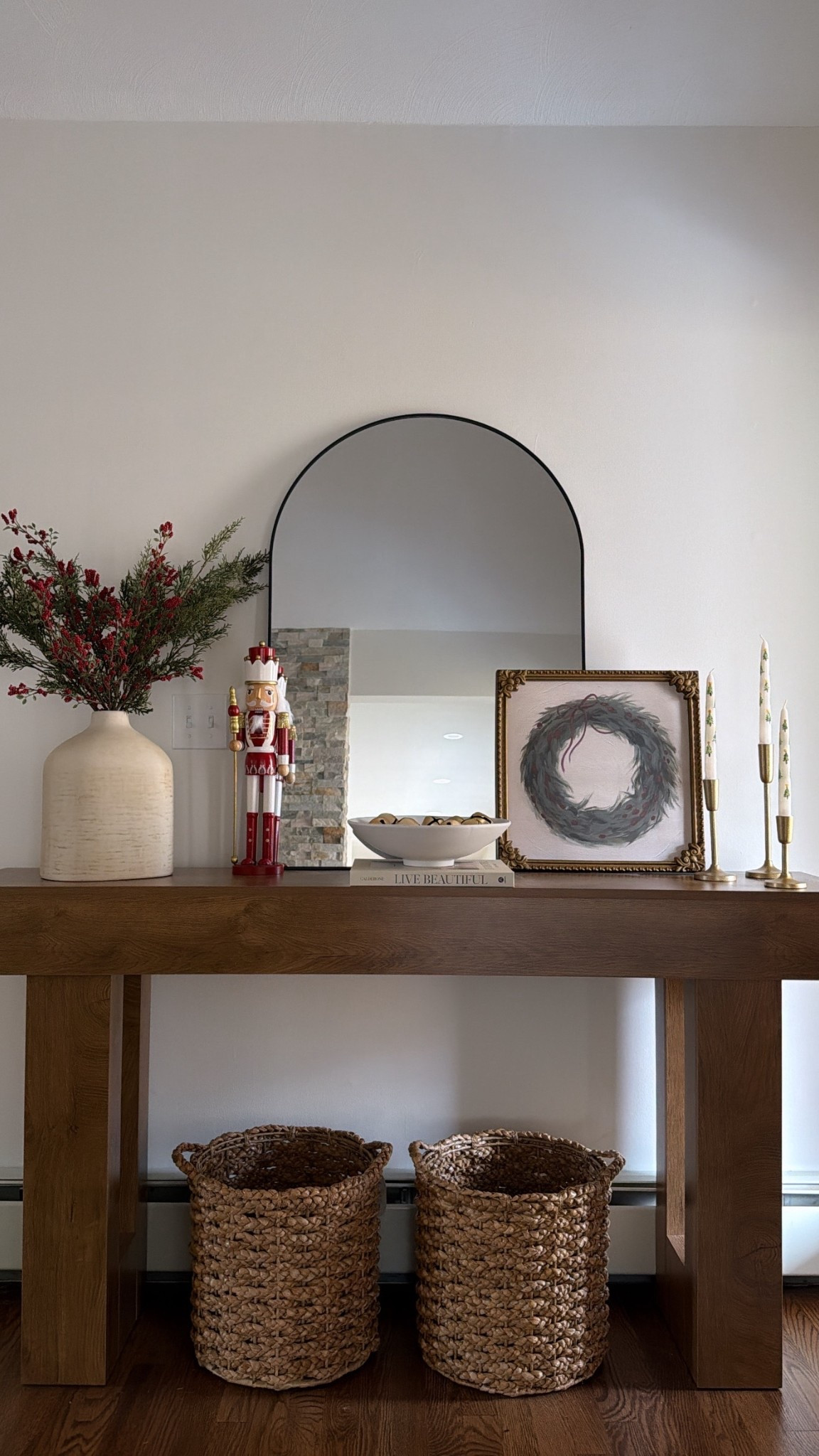 Entryway Christmas decor 🎅🏼🎄

#LTKHoliday #LTKHome