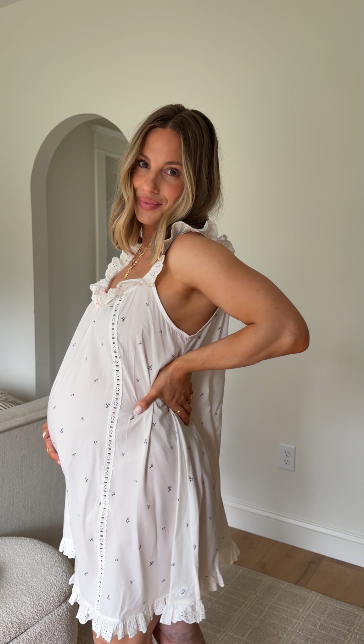 This nightgown is perf for my third trimester nights! Keeps me from being too sweaty 🤌🏼✨

#vs #victoriassecret #momlife #bumpfashion #pajamas #nightgown

#LTKmomlife #LTKBaby #LTKdayinmylife