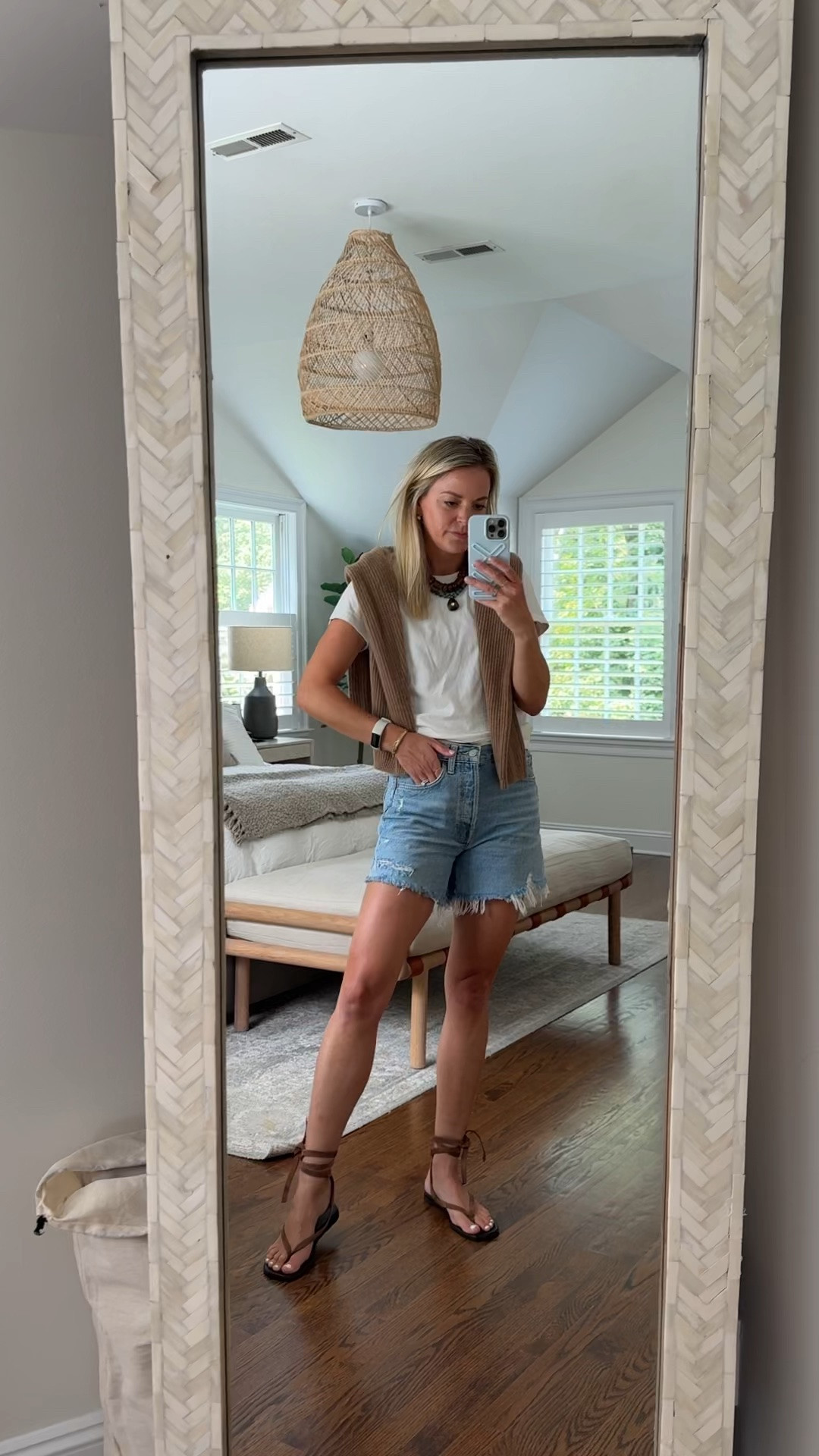 today’s outfit 
•small tee, tts 
•26 shorts, tts 
•medium sweater, sized up 1 
•sandals fit tts

#LTKootd