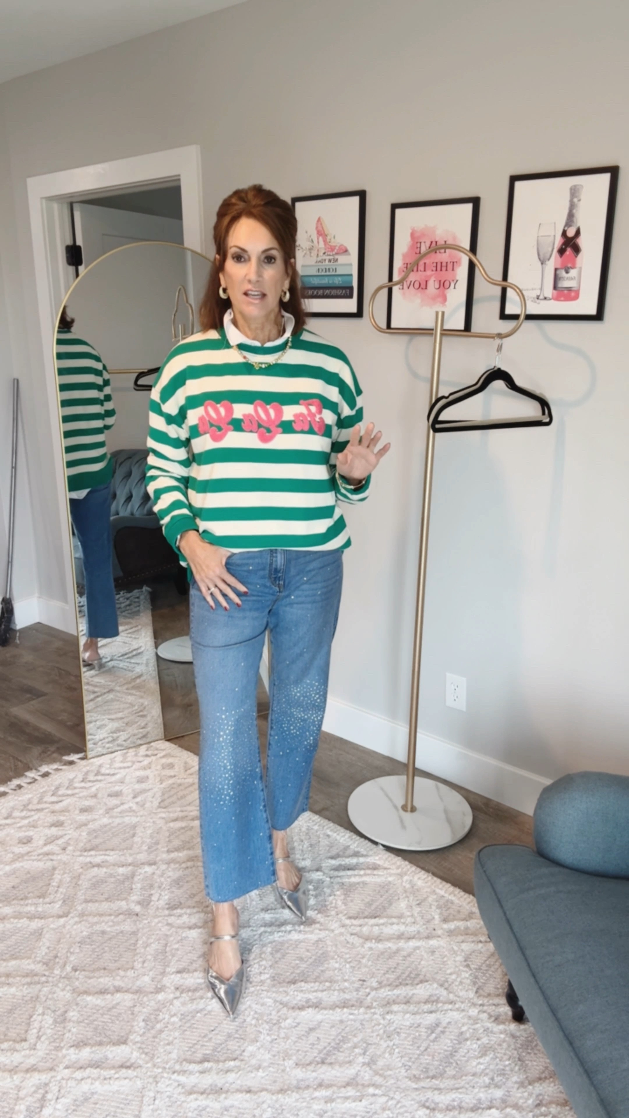 Holiday style 

Sweatshirt is size XL but it’s way big! Could’ve gone either way a Large. 

15% off on leggings with ANNIEKXSPANX



#LTKHoliday #LTKWatchNow #LTKStyleTip