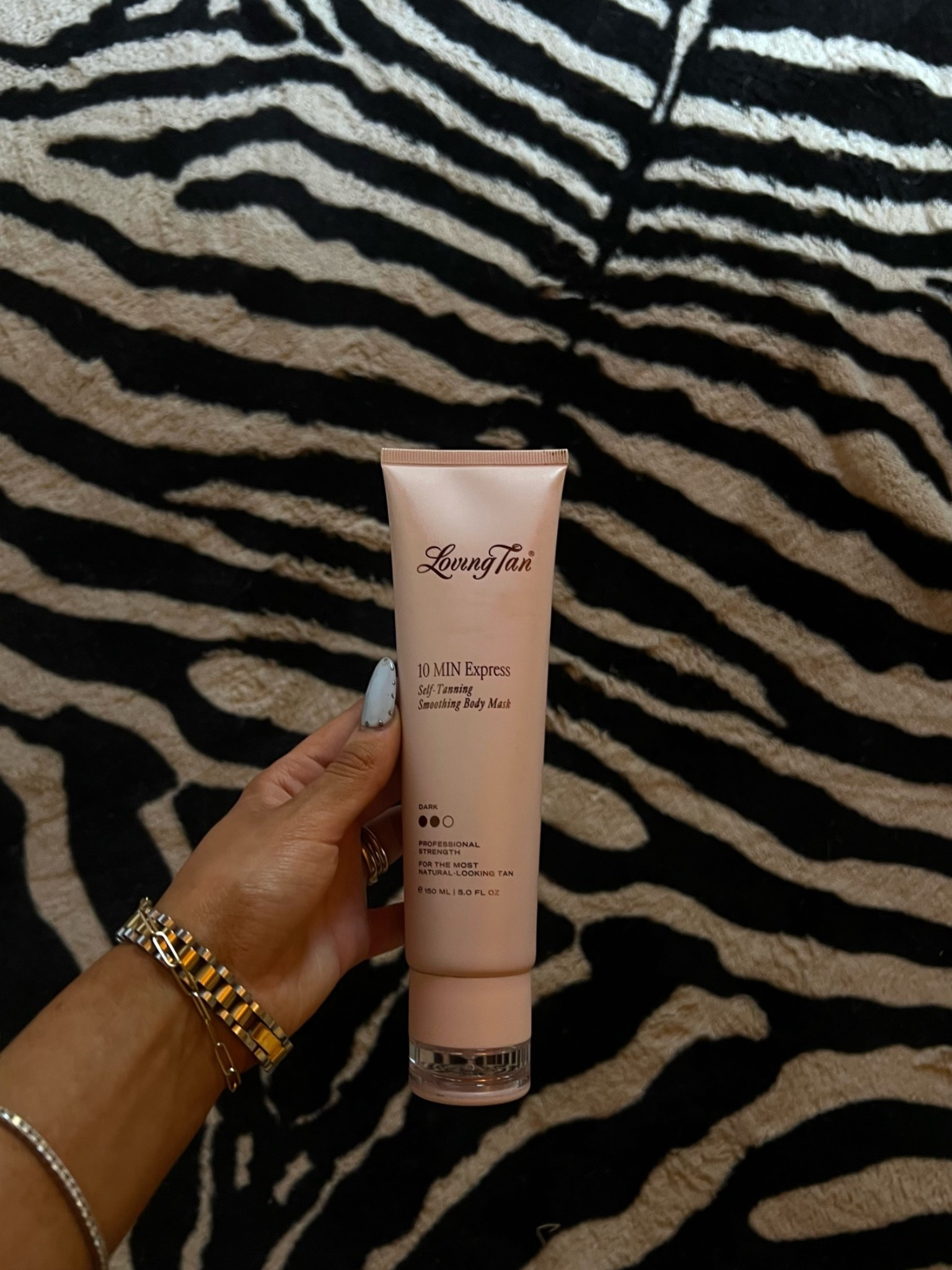 worlds BEST self tanner! no bad smell and develops even after you wash it off 🌸