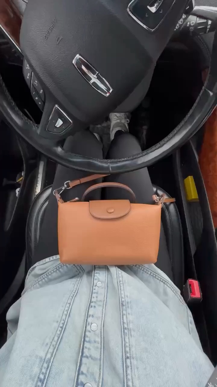 This little gem is the perfect little bag that makes me feel so cute and chic.  It goes with everything and looks so expensive! 

amazon bag amazon luxury amazon finds savannahk thesavannahk 

 #LTKdayinmylife #LTKootd #LTKmomlife