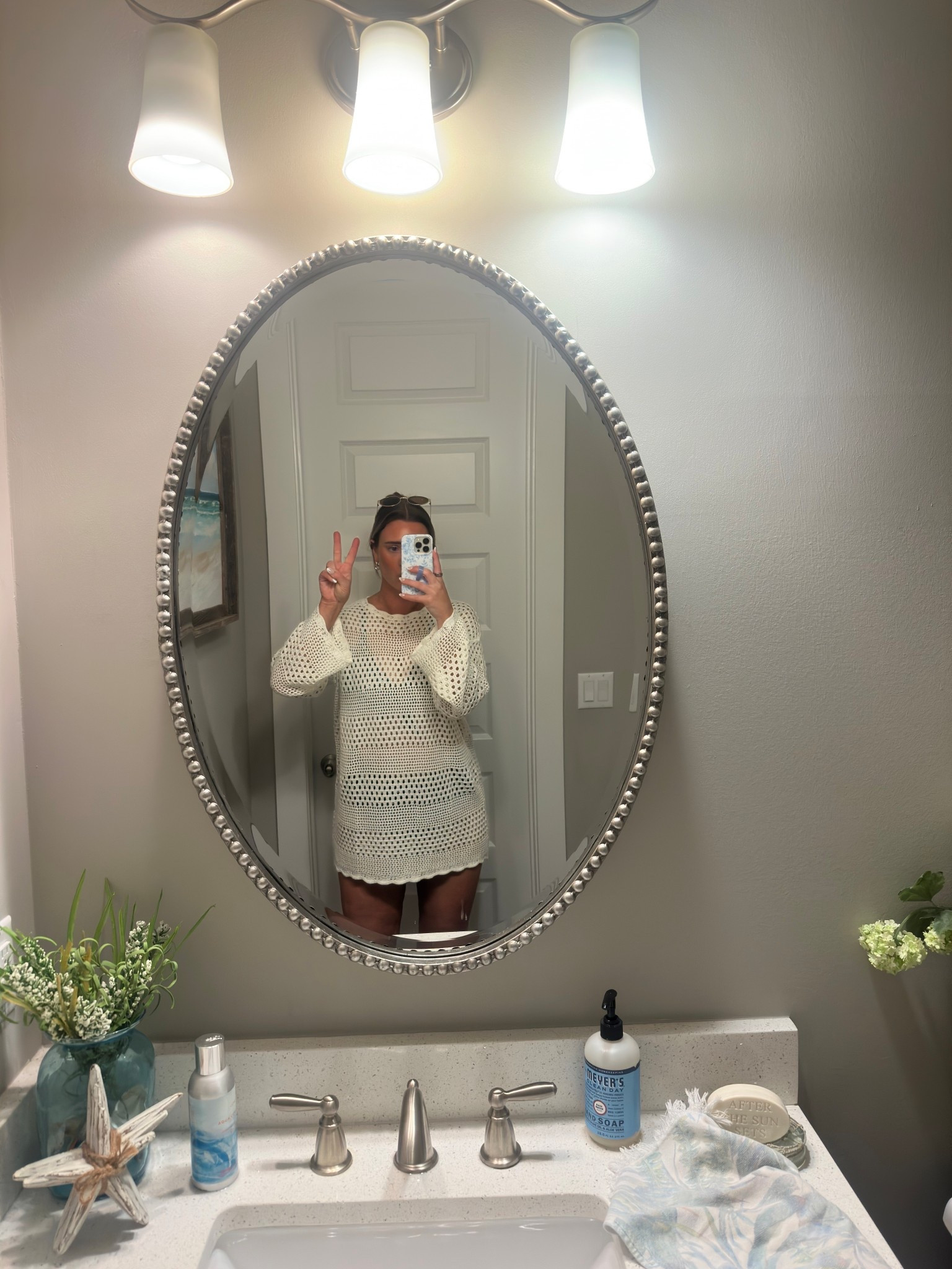 Amazon Crochet Beach Coverup 
5’10” | size 8-10 
Wearing a medium! 