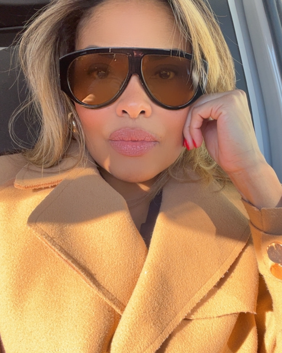Today’s look! 🕶️🧥
Linking exact matches and similar as well. My bf said “I think yo will be cold” I said, baby it’s all about the coat.