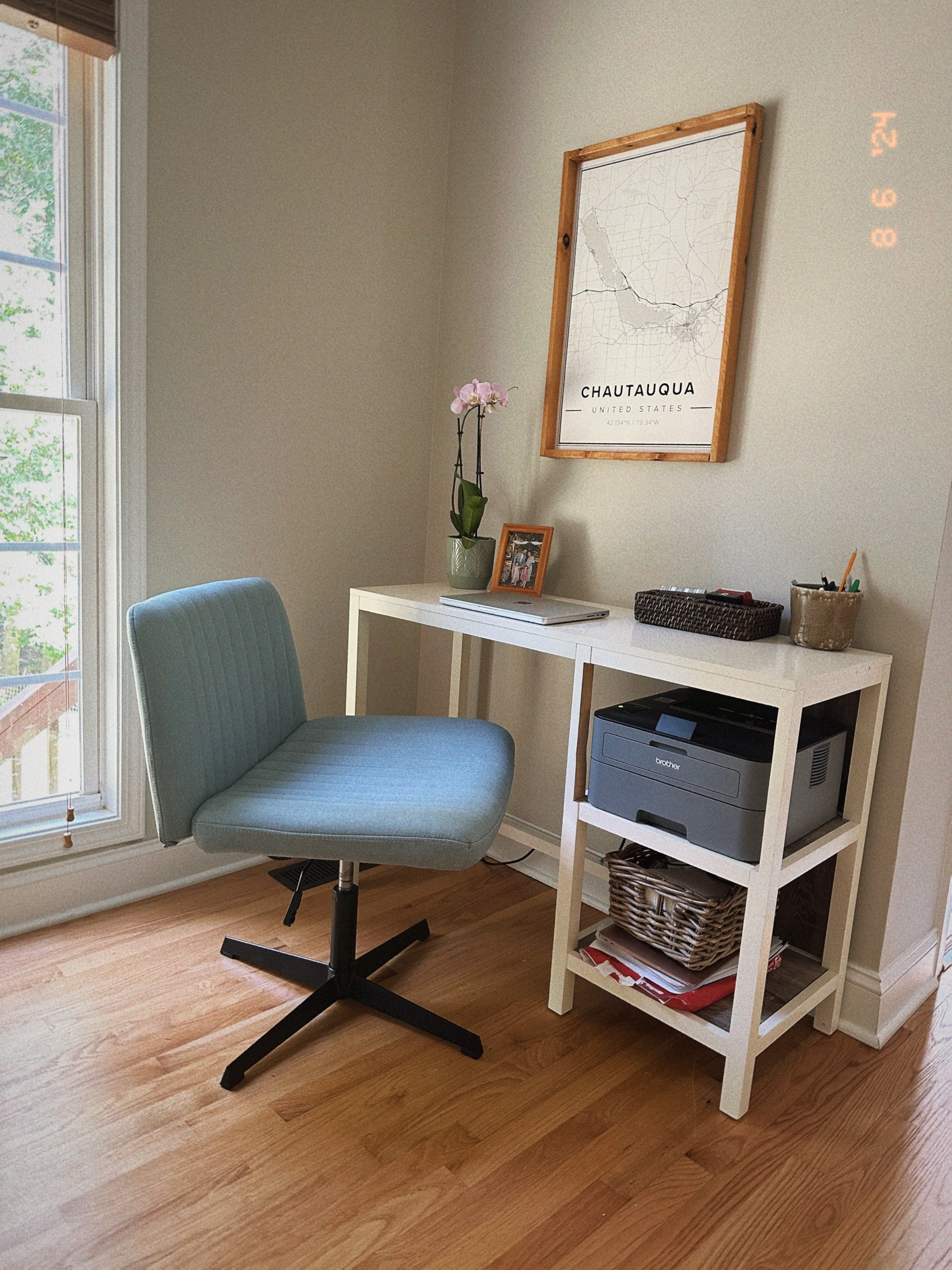 As someone who always sits cross legged in her desk chair, this wide chair is absolutely perfect! 🤩🫶🏼

#LTKHome #LTKFindsUnder100
