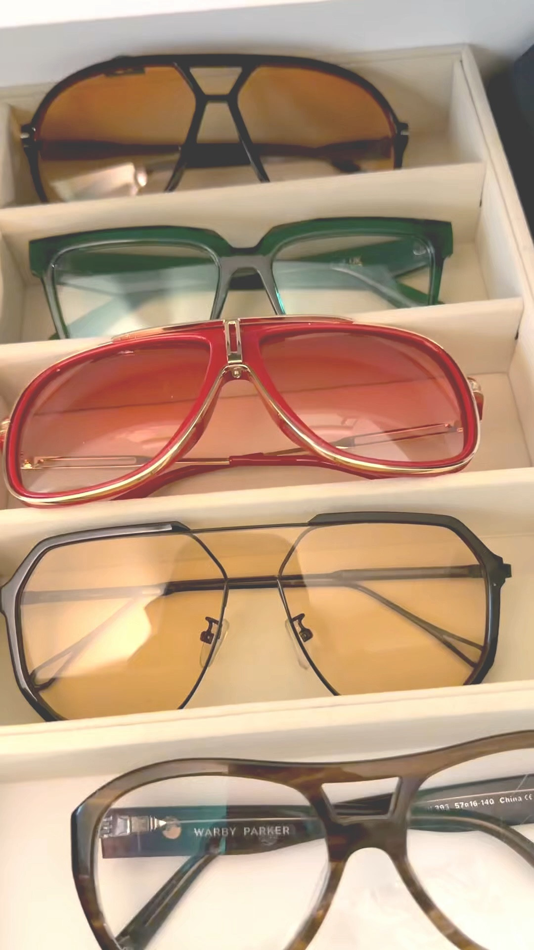 YOUR HOME CALLED… IT WANTS A RESET 🧺✨

If your closet is stressing you out every morning…
or your home feels a little all over the place…

It’s not you — it’s the lack of the right pieces.

Here are a few must-haves to instantly upgrade your space:

✨ Clean, matching hangers for that boutique look
✨ Storage bins that actually make sense
✨ Baskets to hide the chaos (because we’re not perfect, just organized 😏)
✨ Shoe organizers that free up your floor AND your sanity

Small changes. BIG difference.

This is how you go from
“I can’t find anything…”
to
“Okayyy, this looks GOOD.”

👉 Tap in and grab your organizing essentials today.

And if you’re ready for a full transformation…
Get Organized by Key is just one booking away.

Let’s clean it up and level it up. 💅🏽

#LTKU #LTKHome #LTKgrwm