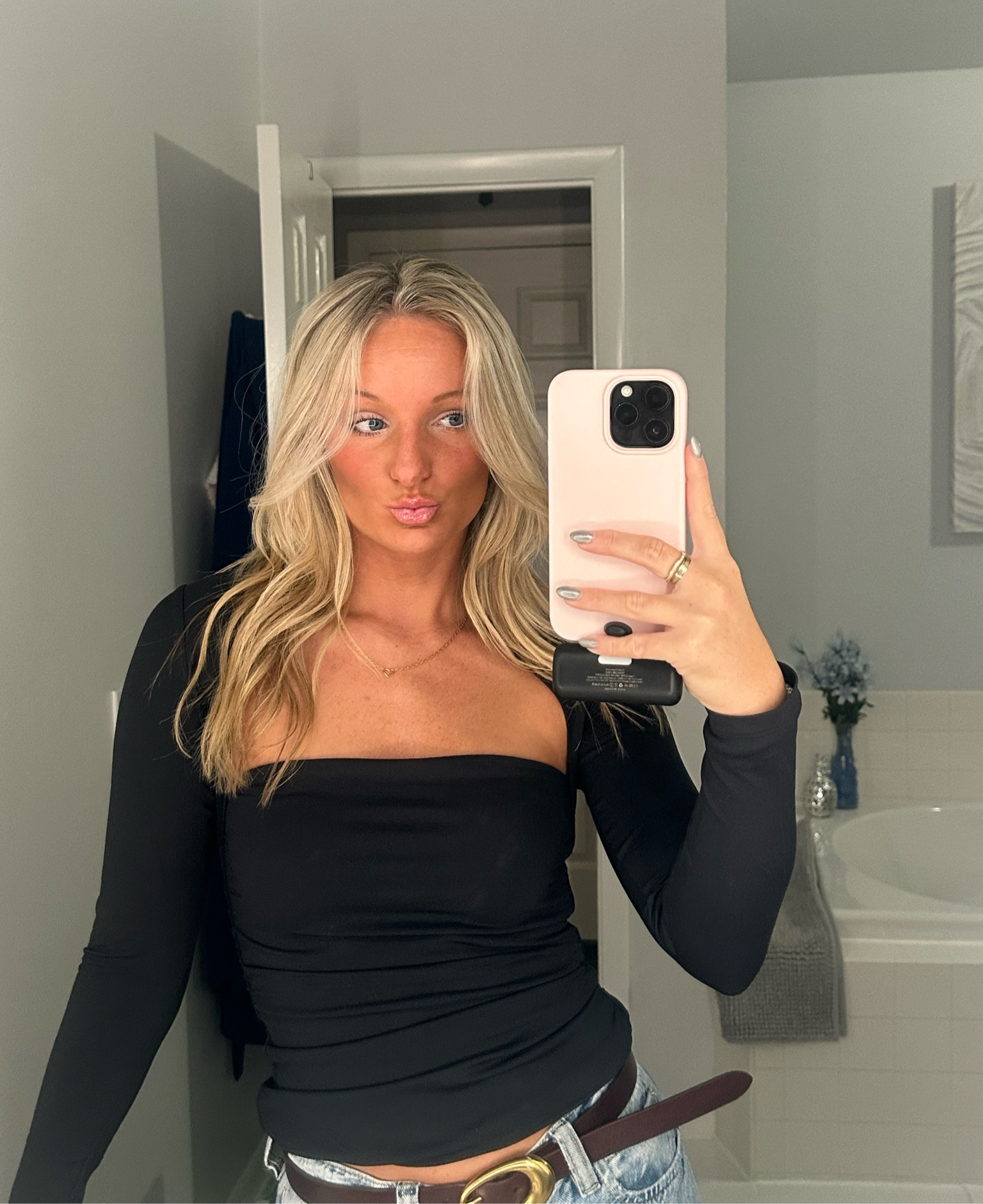 My go to night out top & belt 🤎🖤