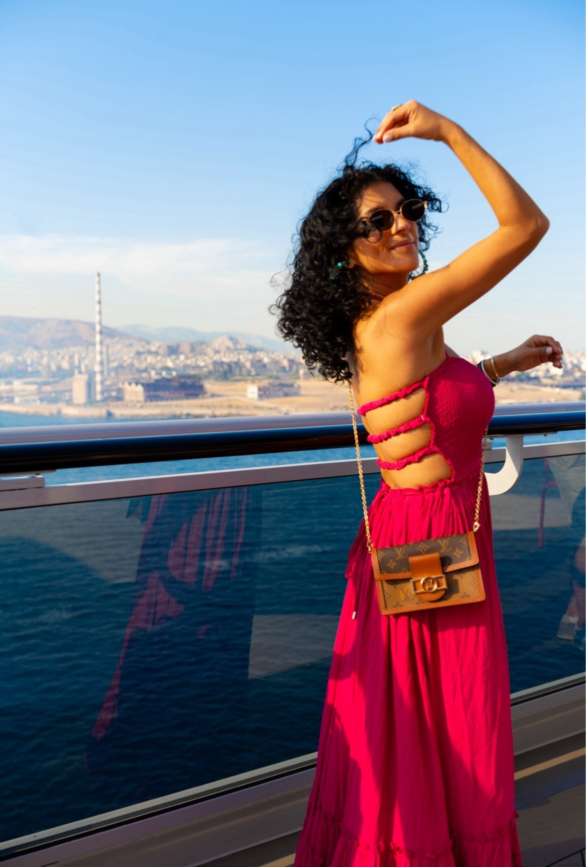 💃 If you’re packing for a trip, this dress needs to come with you.

#dress #sunglasses #vacay

#LTKdayinmylife #LTKSeasonal #LTKGiftGuide